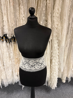 Ivory Chantilly Lace Trim -  Hugorie