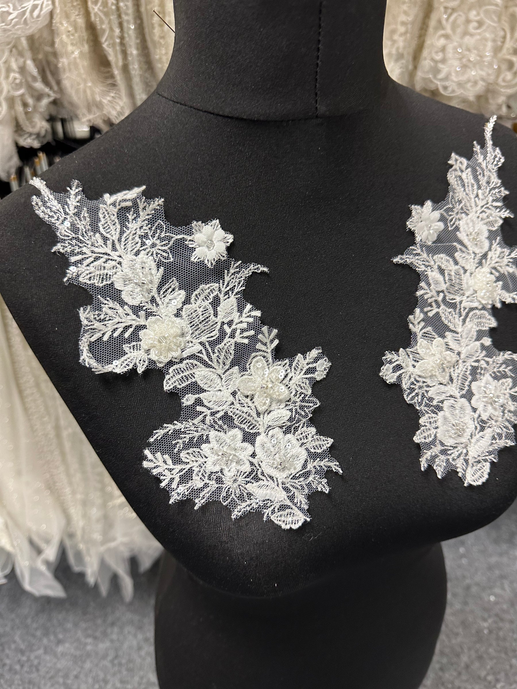 Ivory Beaded Lace Appliques - MT4014