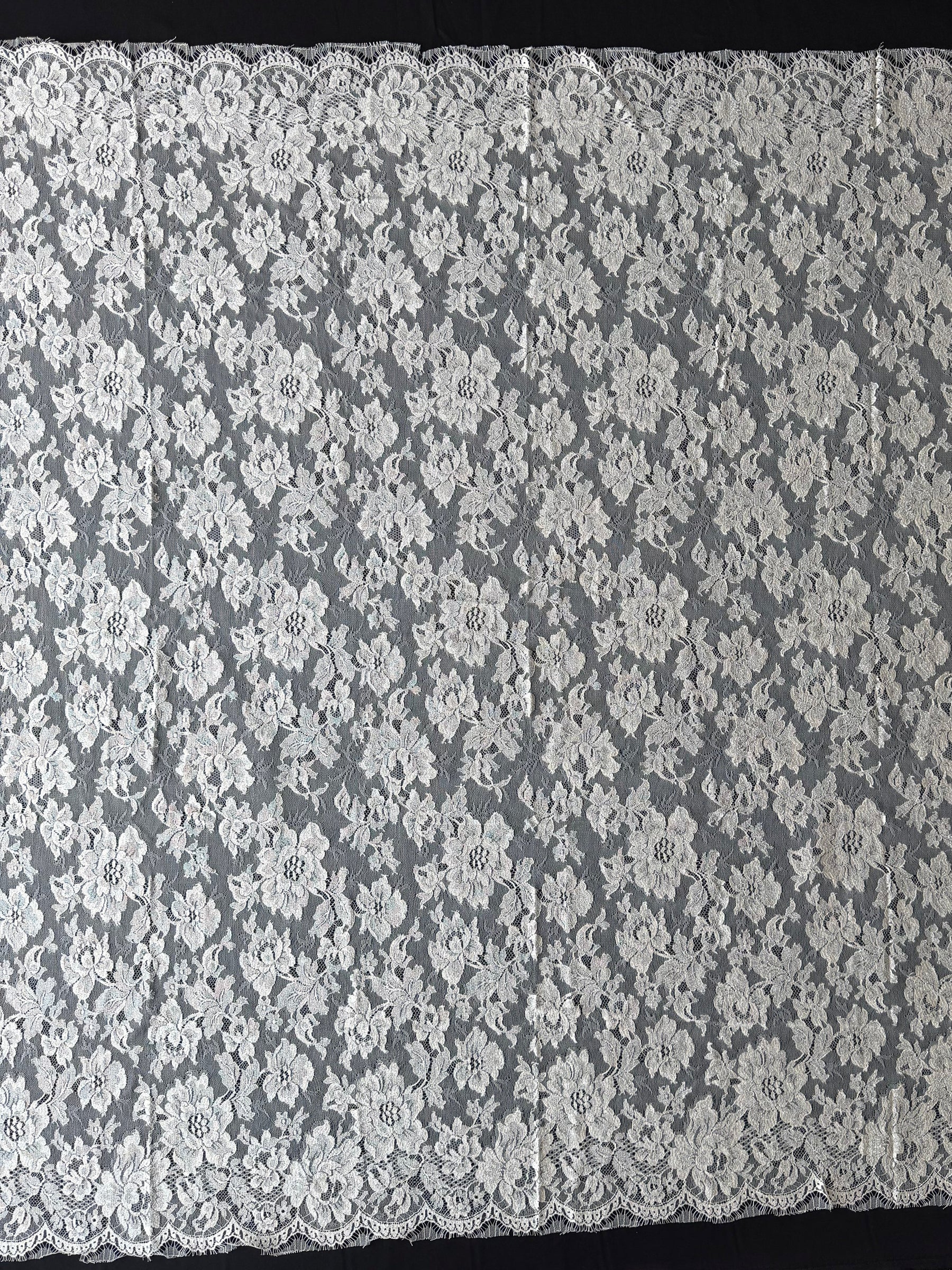 Ivory Chantilly Lace - LA2010