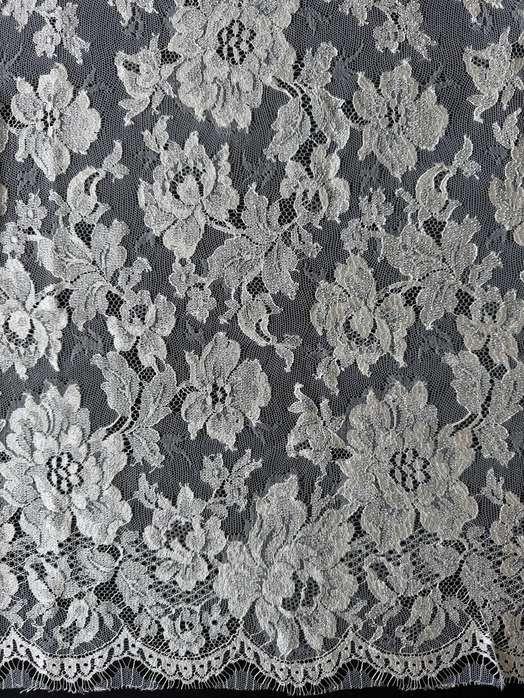Ivory Chantilly Lace - LA2010