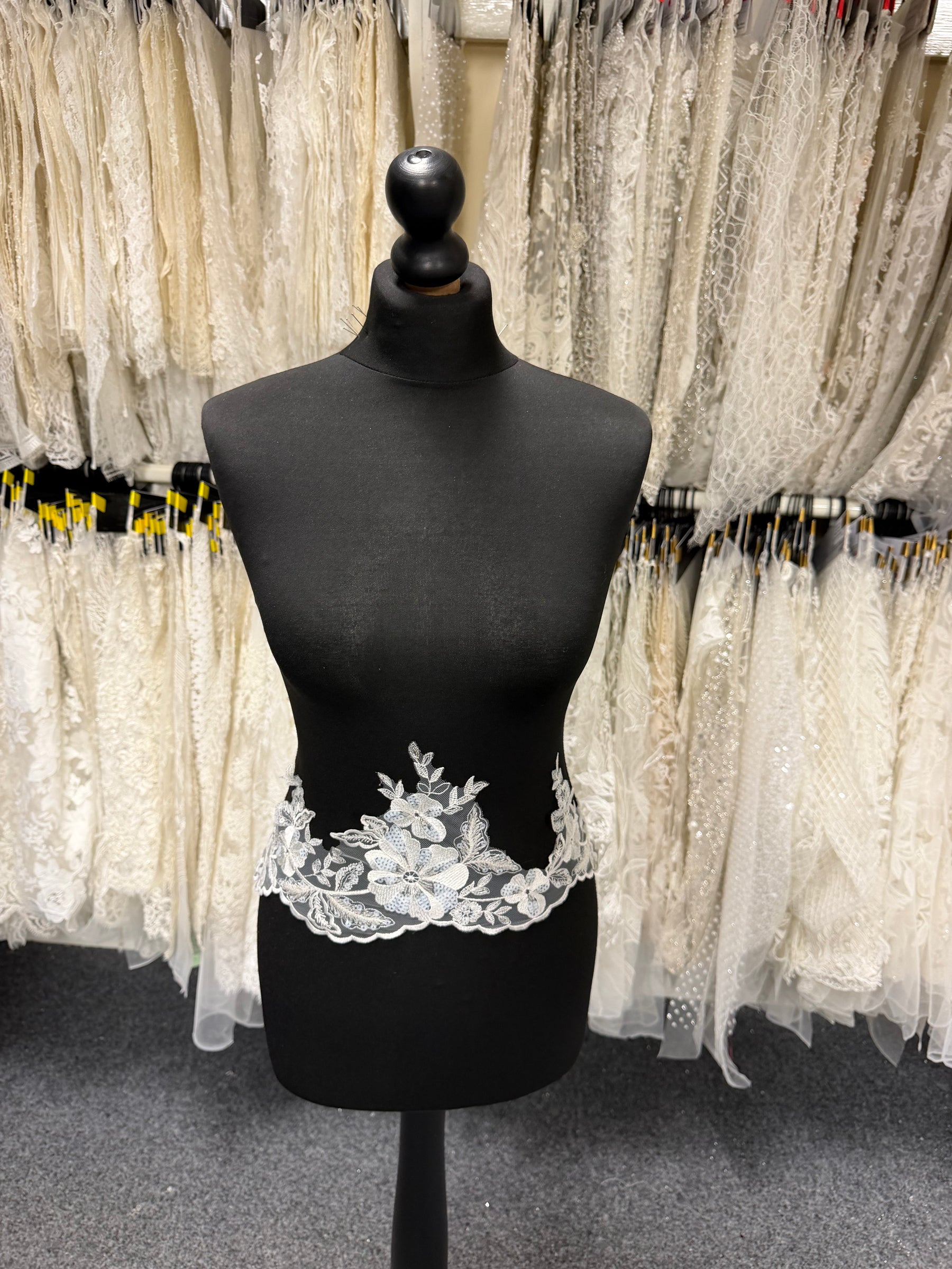Ivory Sequin Edging - EF3003