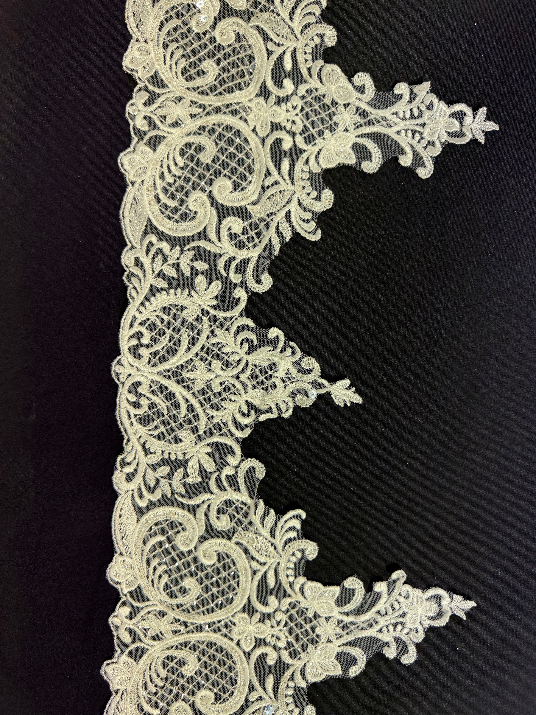Ivory Sequin Edging - EF3001