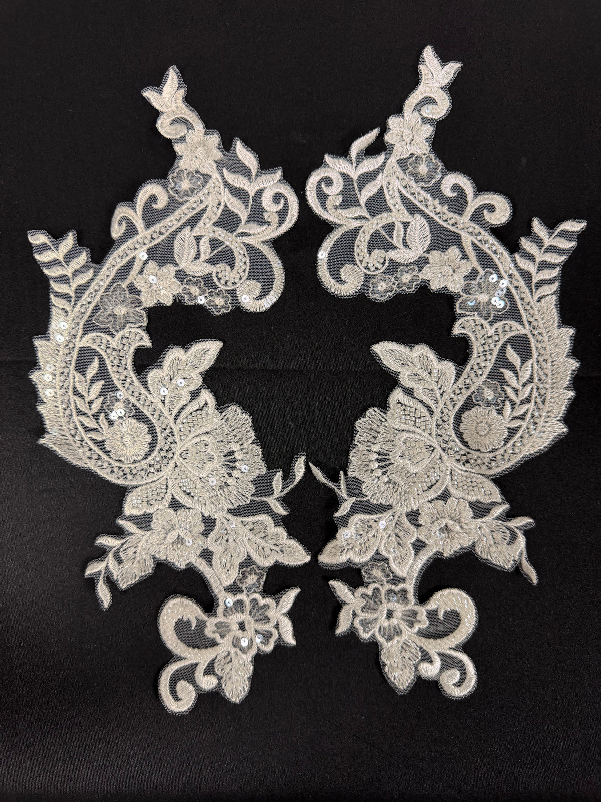 Ivory Beaded Lace Appliques - T892