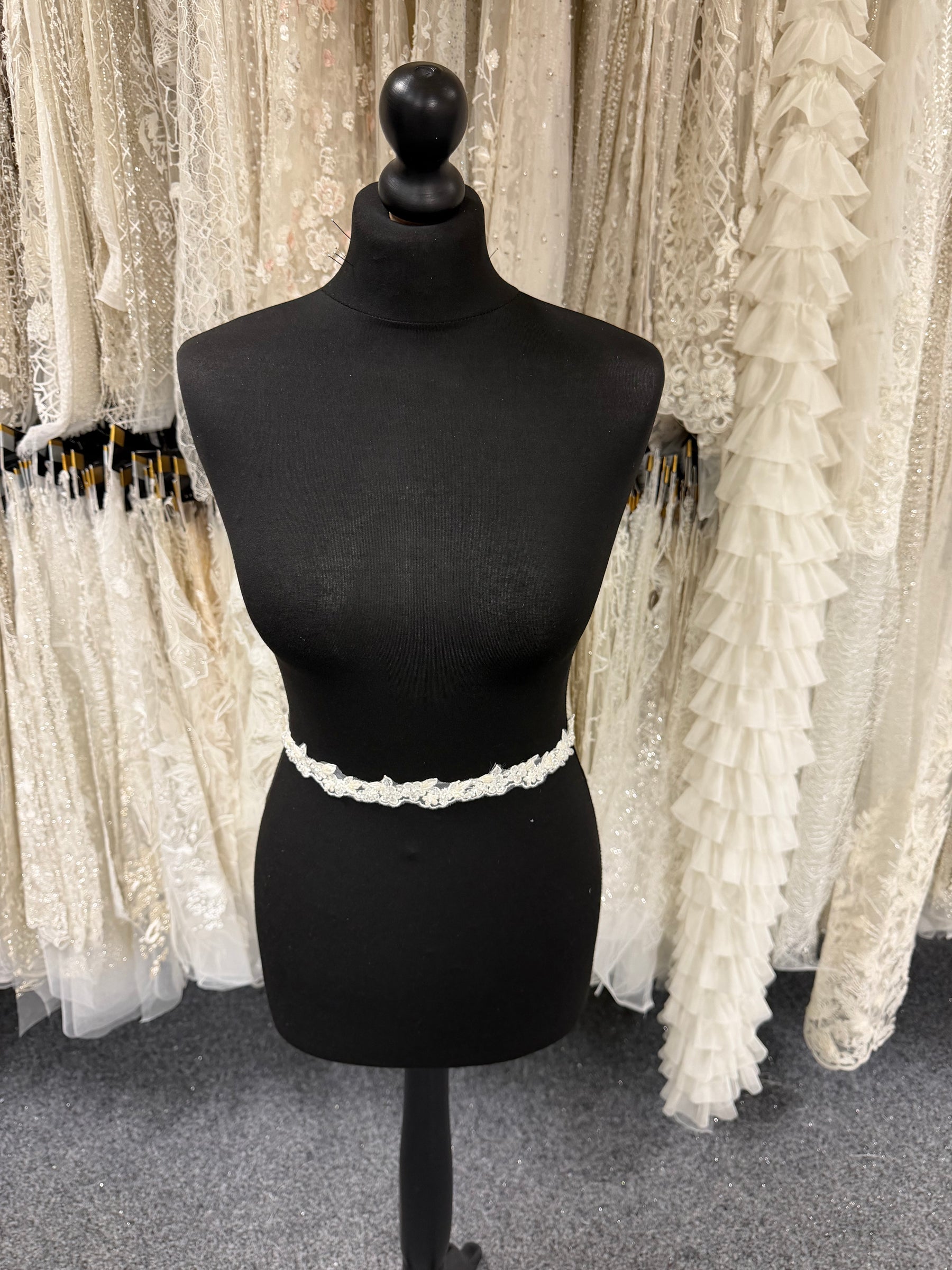 Ivory Beaded Edging - EF2001