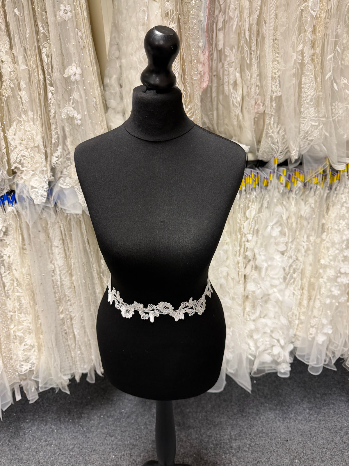 Ivory Guipure Edging - EH4011