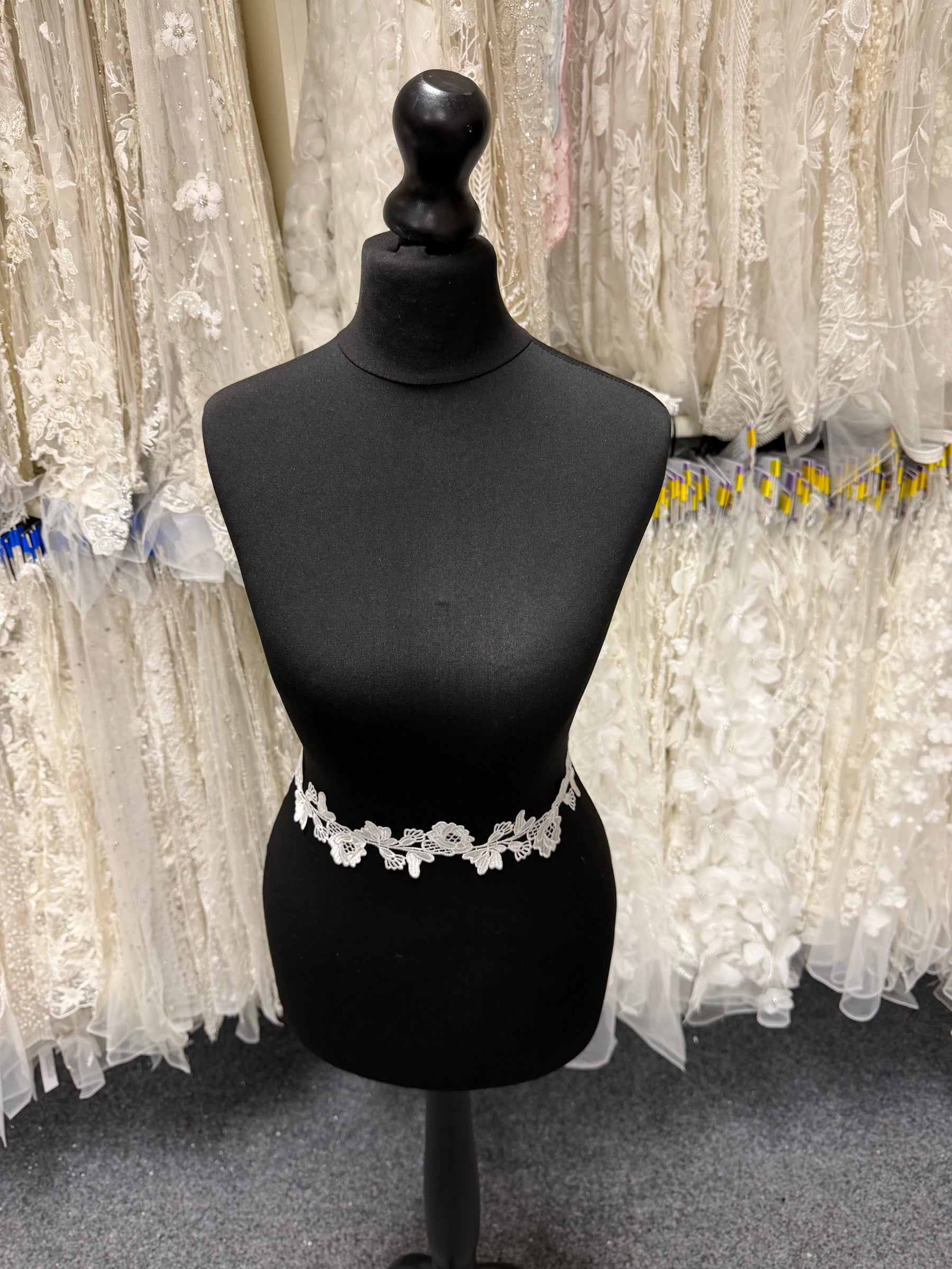 Ivory Guipure Edging - EH4011