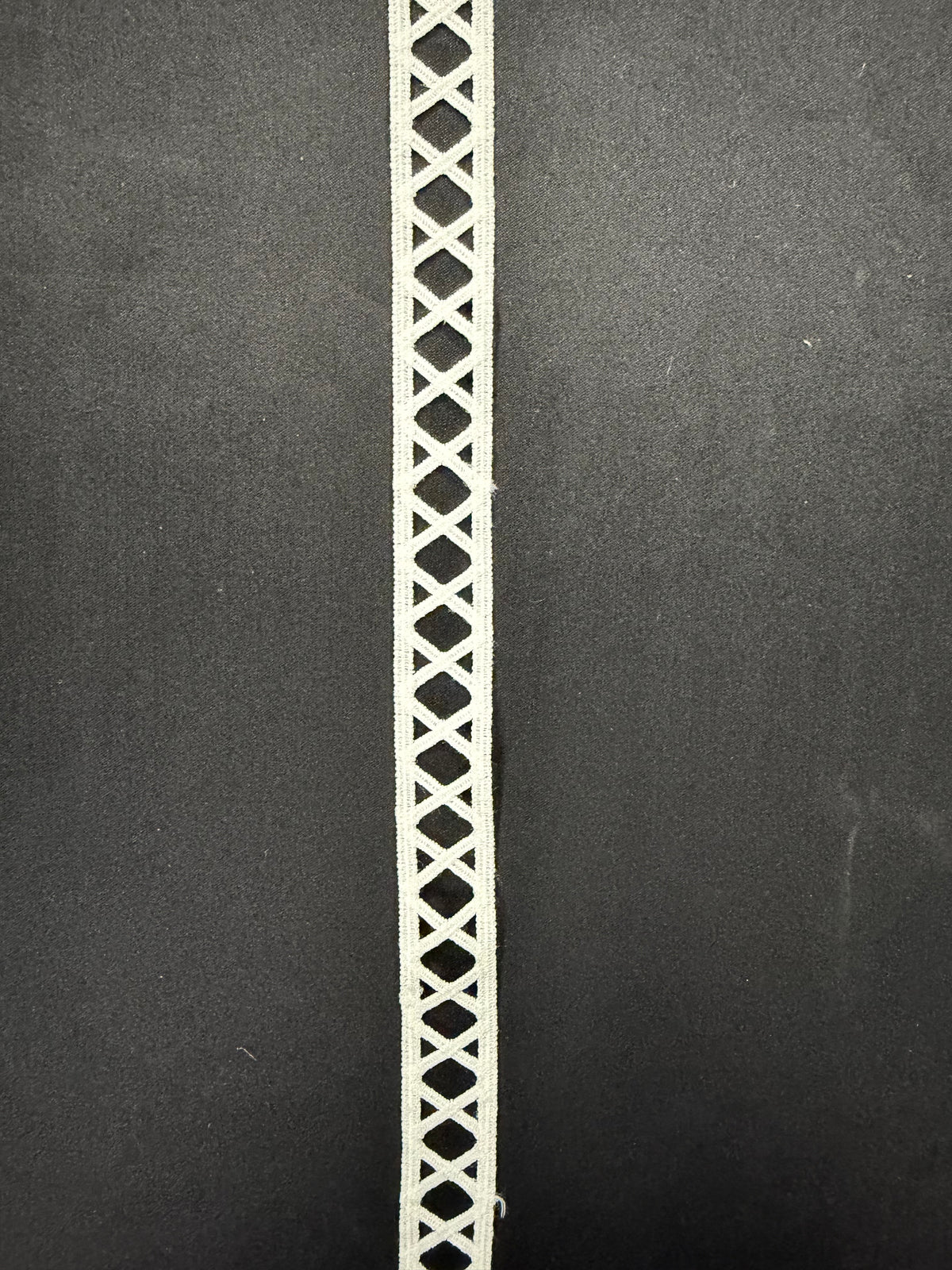 Ivory Edging - EH4009