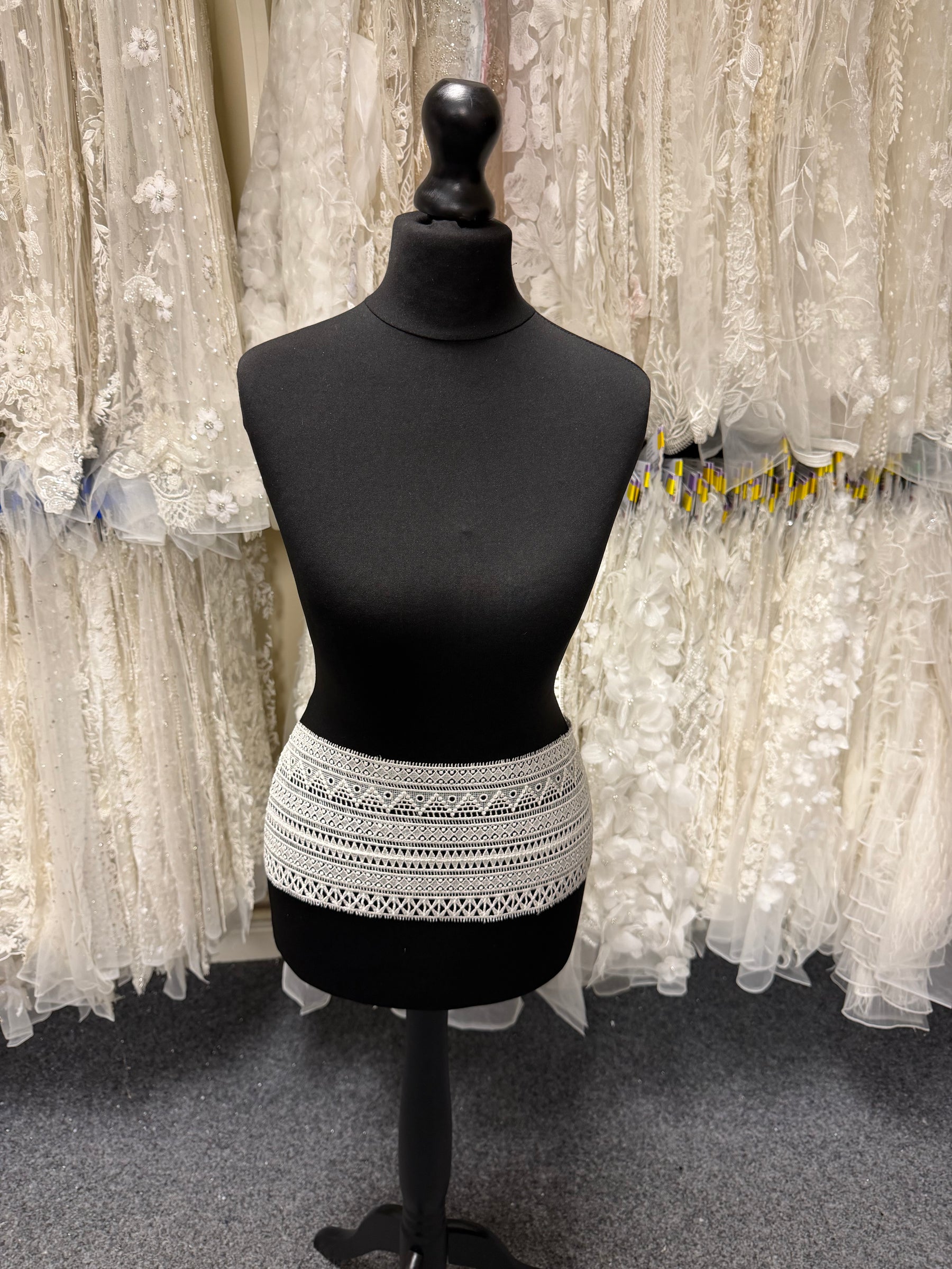 Ivory Guipure Edging - EH4007