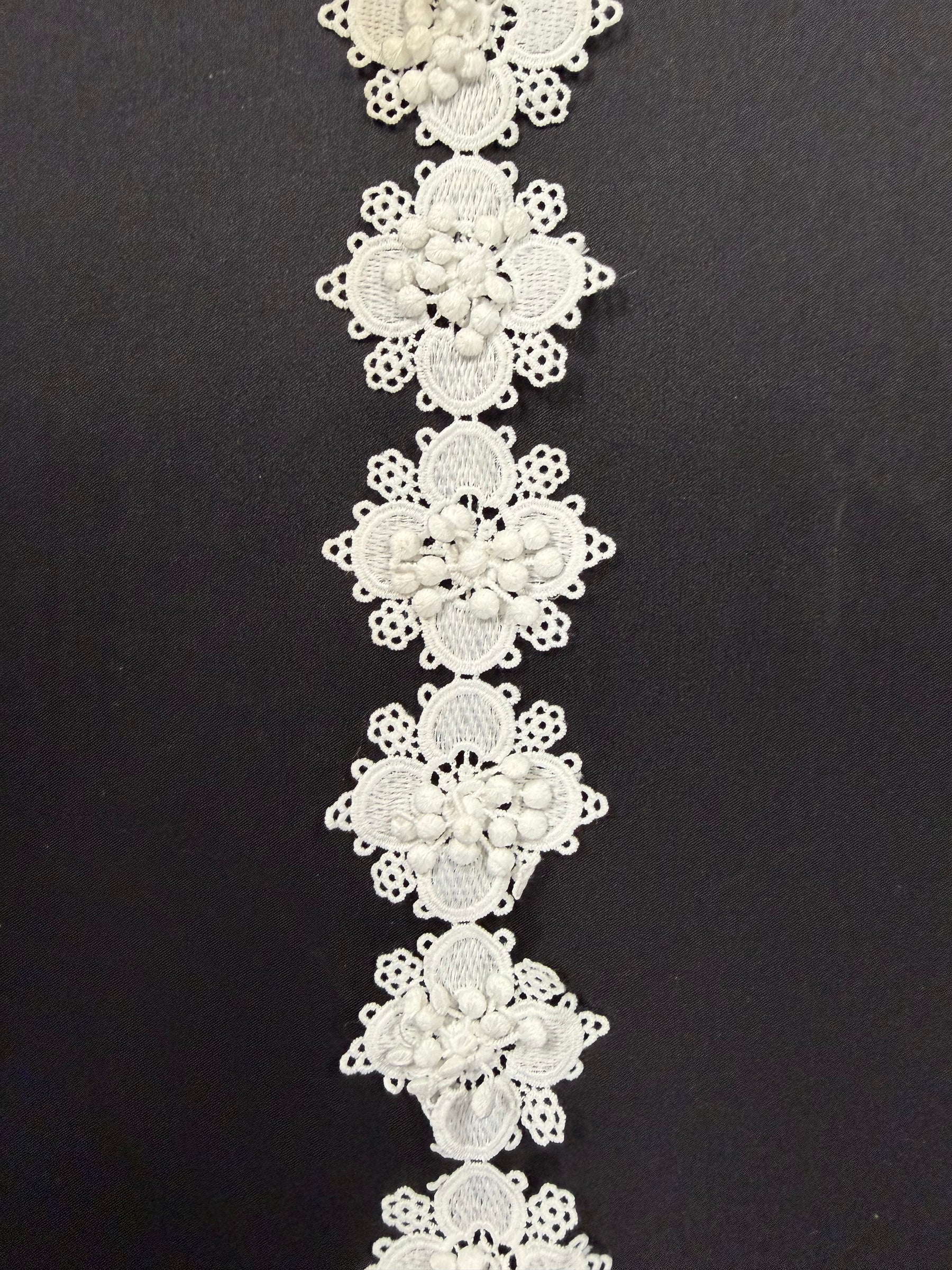 Ivory Edging - EH4005