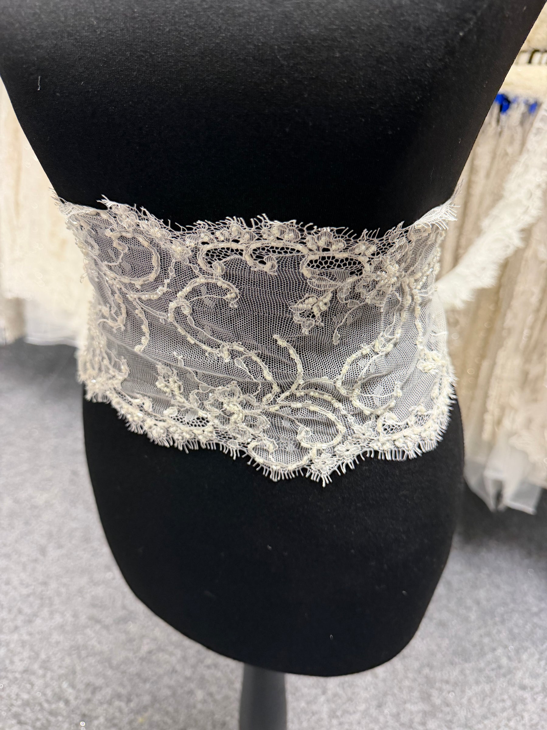 Ivory Beaded Lace Trim - T221