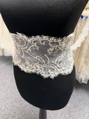 Ivory Beaded Lace Trim - T221