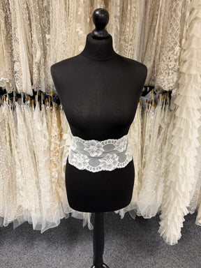 Ivory Stretch Lace Edging - EG4001