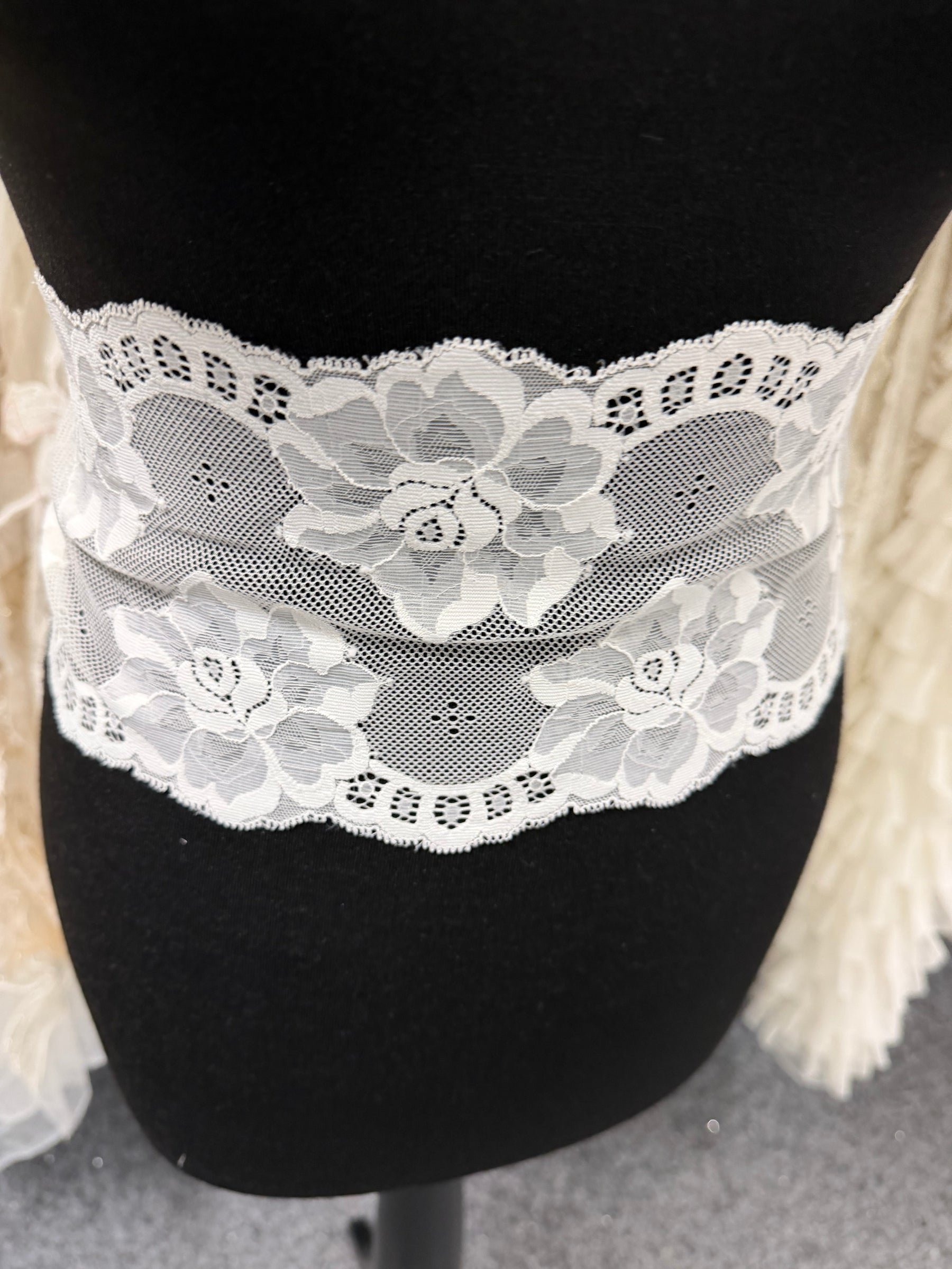 Ivory Stretch Lace Edging - EG4001