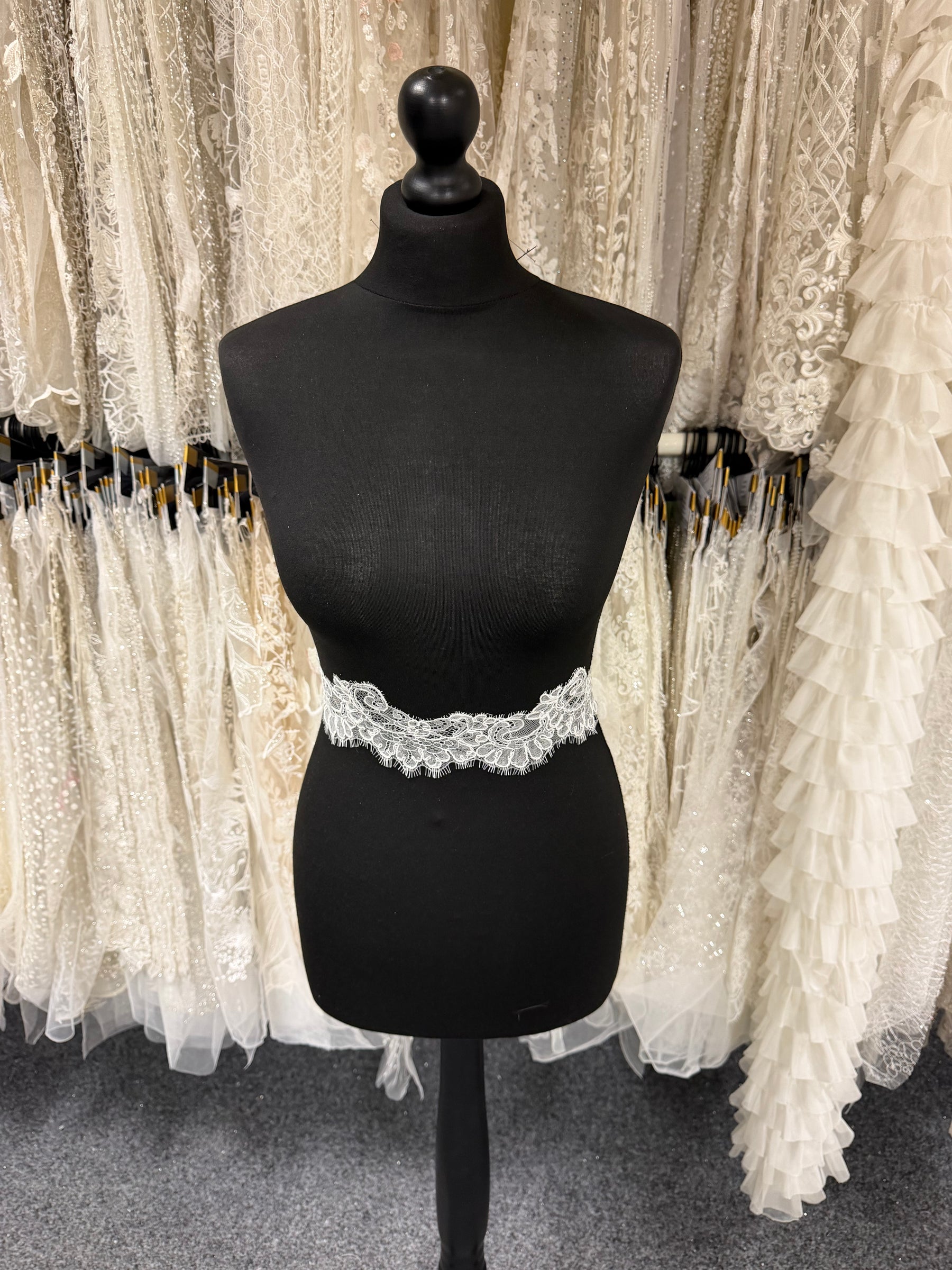 Ivory Corded Lace Trim - Zaru