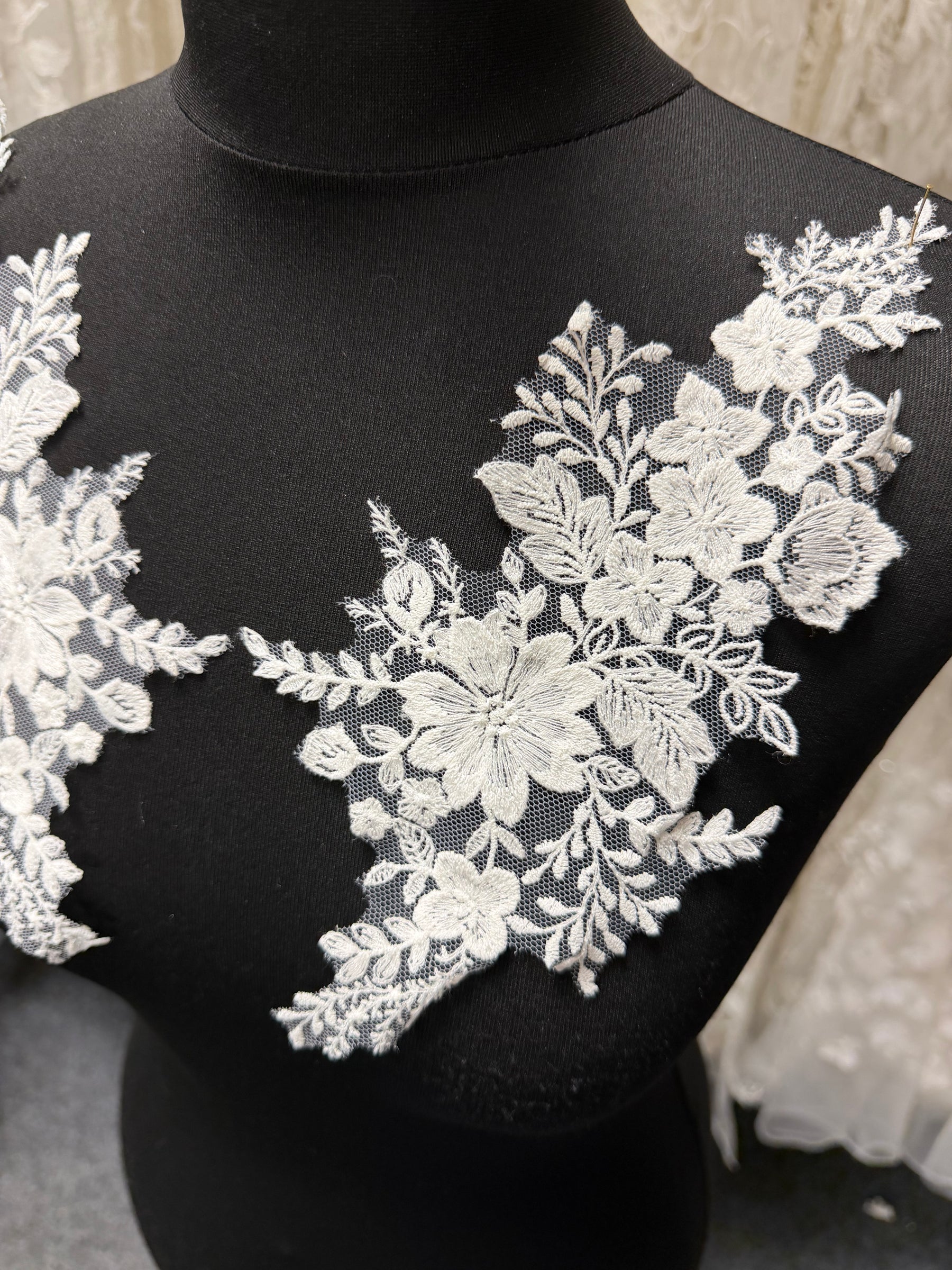 Ivory Lace Appliques - MT8012