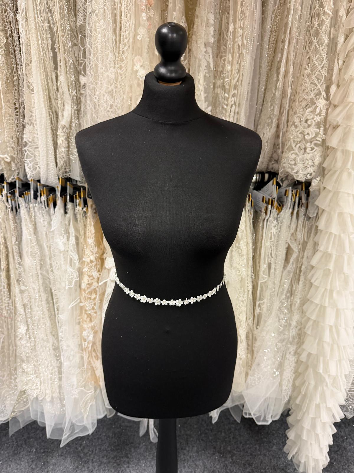 Ivory 3D Satin Flower Crystal Edging - EH1019