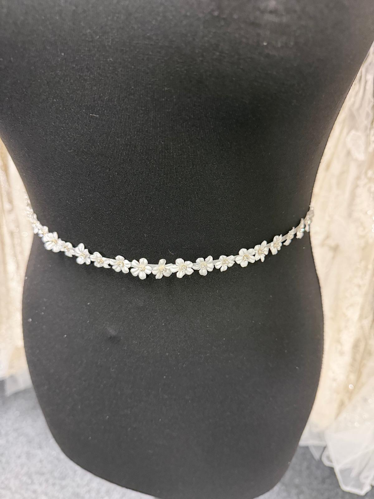 Ivory 3D Satin Flower Crystal Edging - EH1019