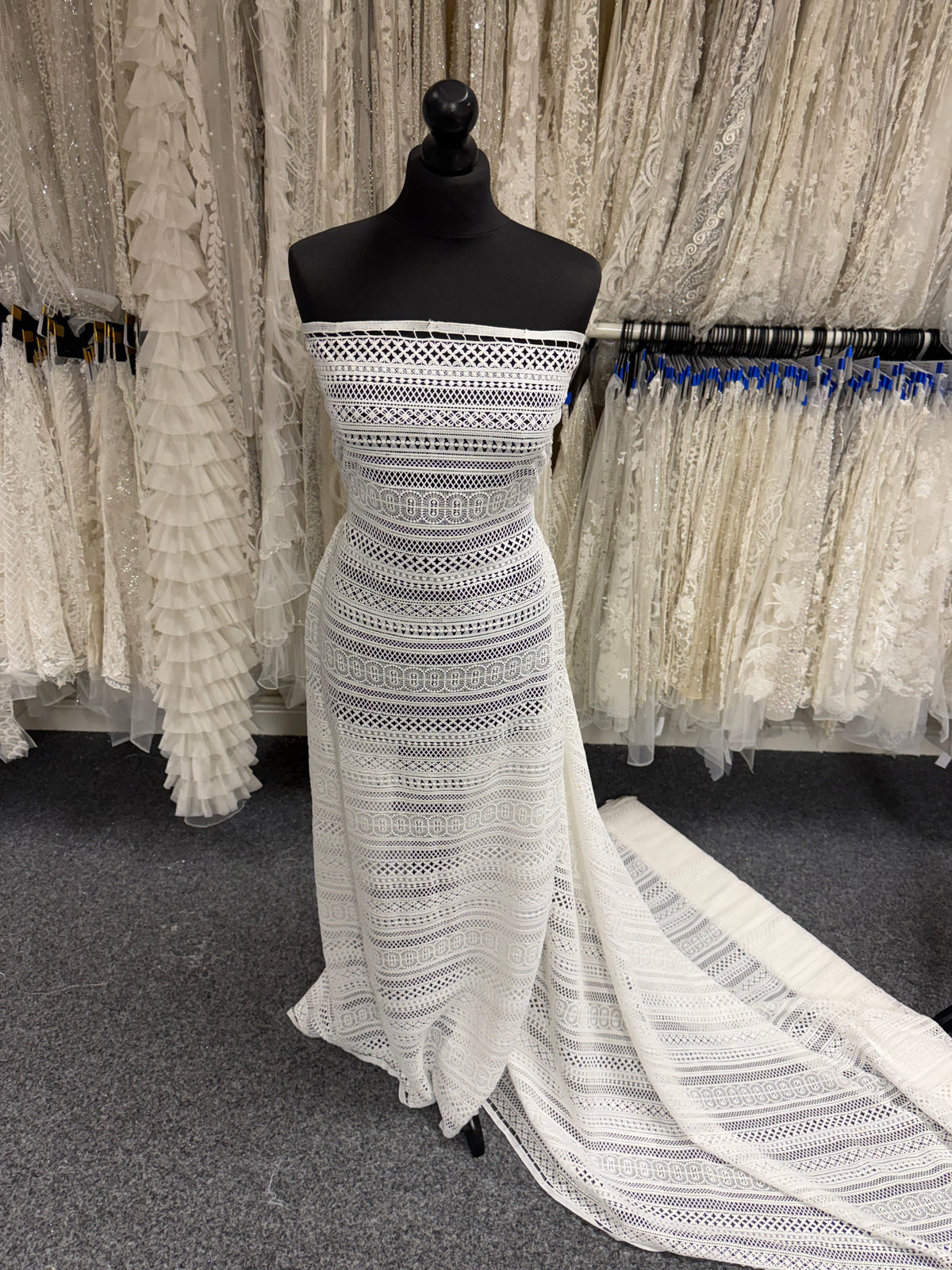Ivory Guipure Lace - LB2009