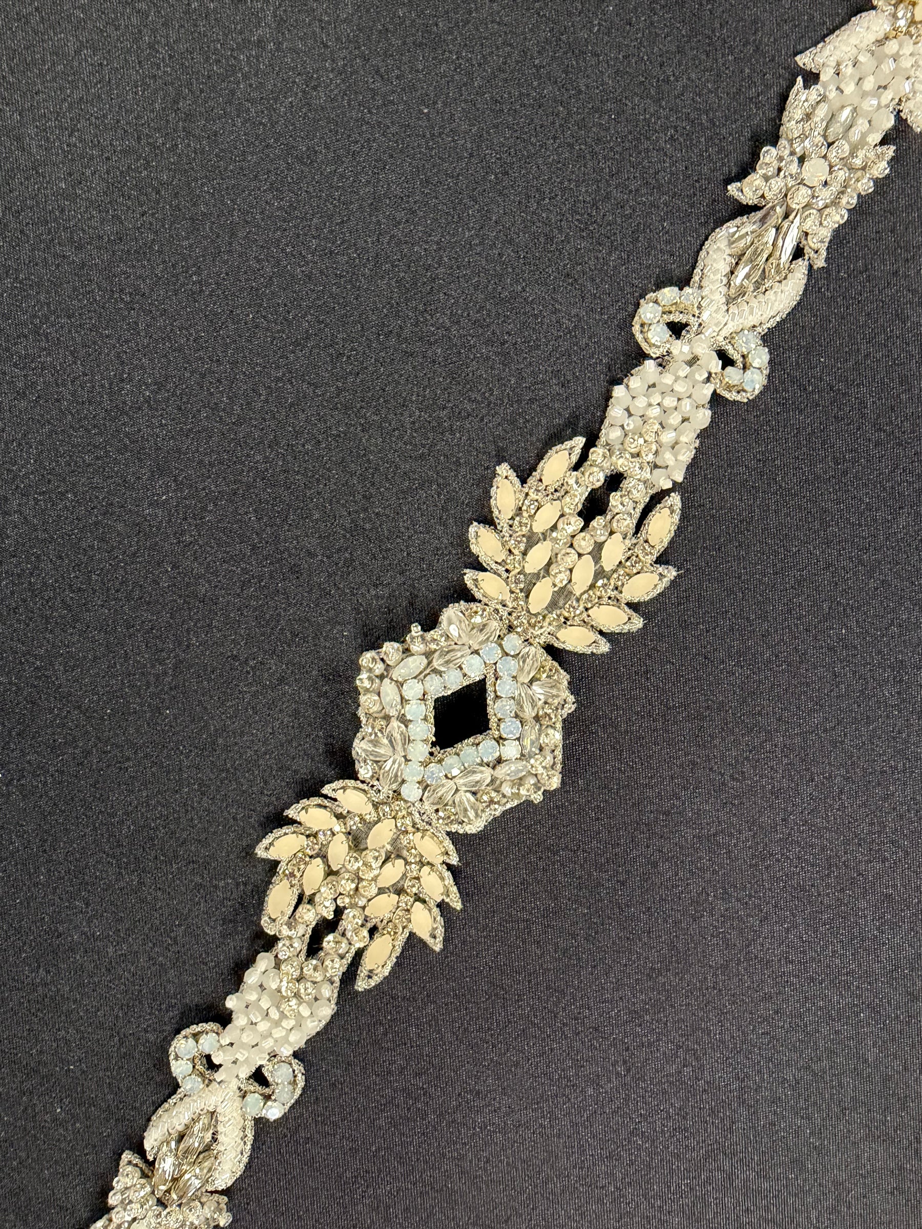 Indian Beaded Motif - MH1018