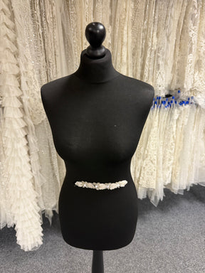 Ivory/Silver Crystal Motif - MH1003