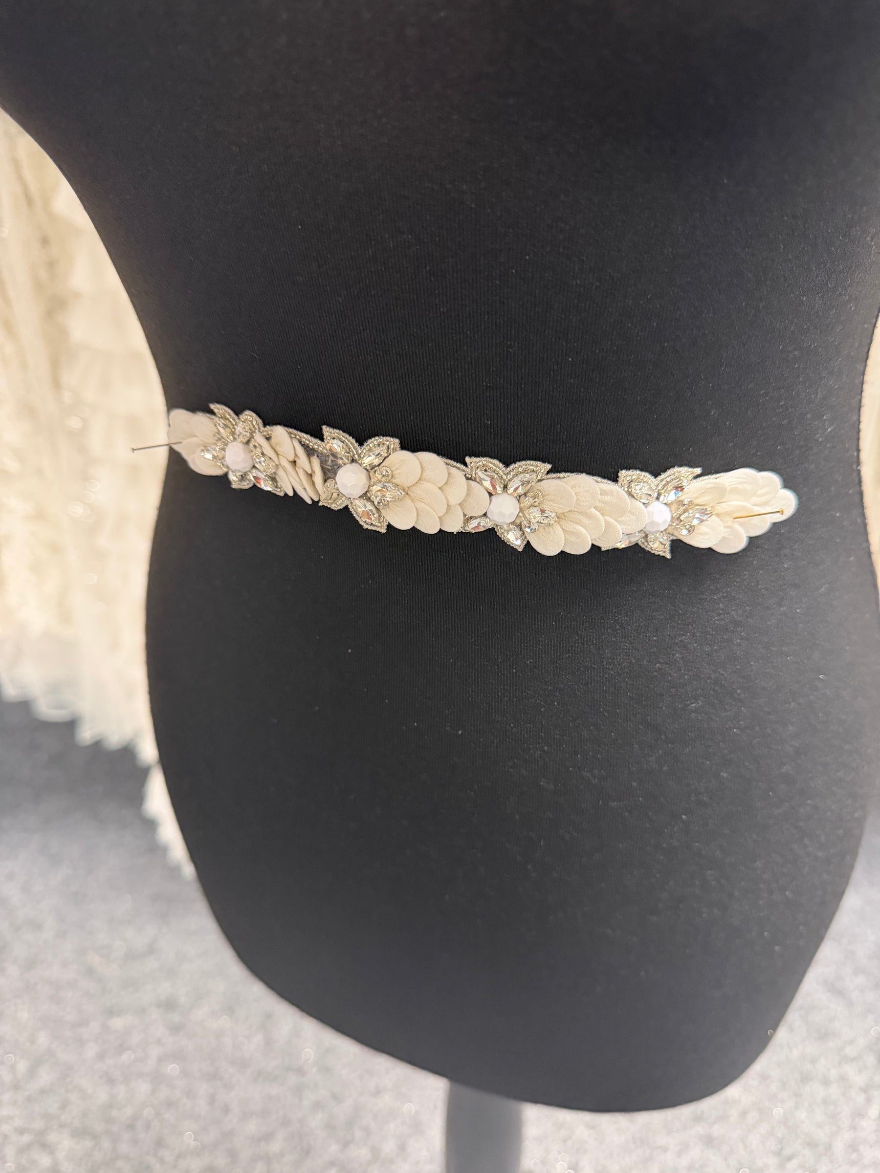 Ivory/Silver Crystal Motif - MH1003