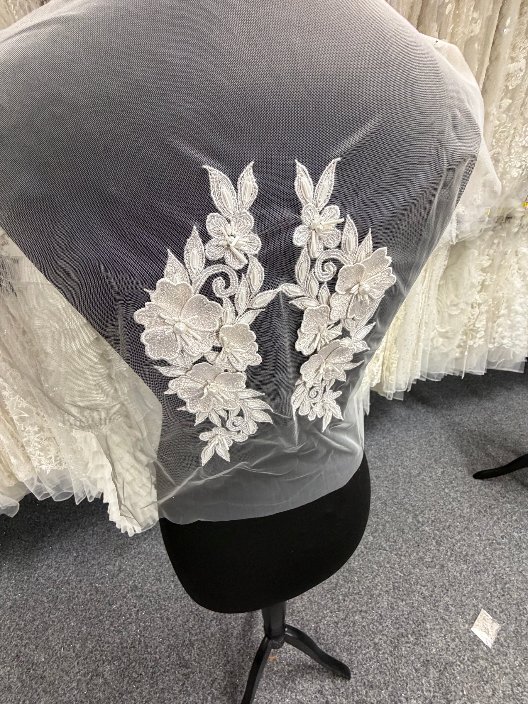 Ivory 3D Beaded Motif - MH4001
