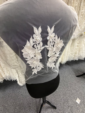 Ivory 3D Beaded Motif - MH4001