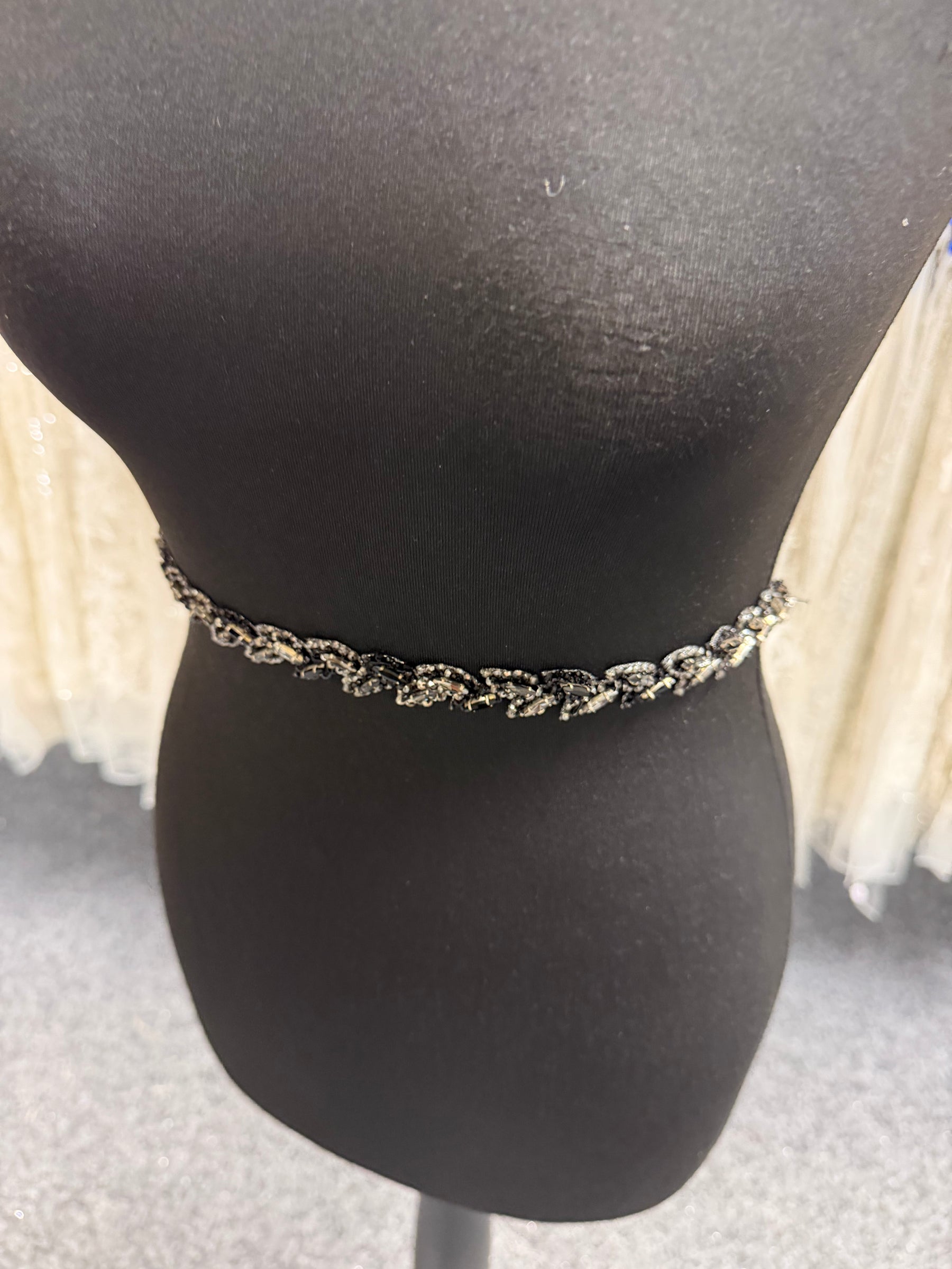 Black/Silver Crystal Motif - MH1004