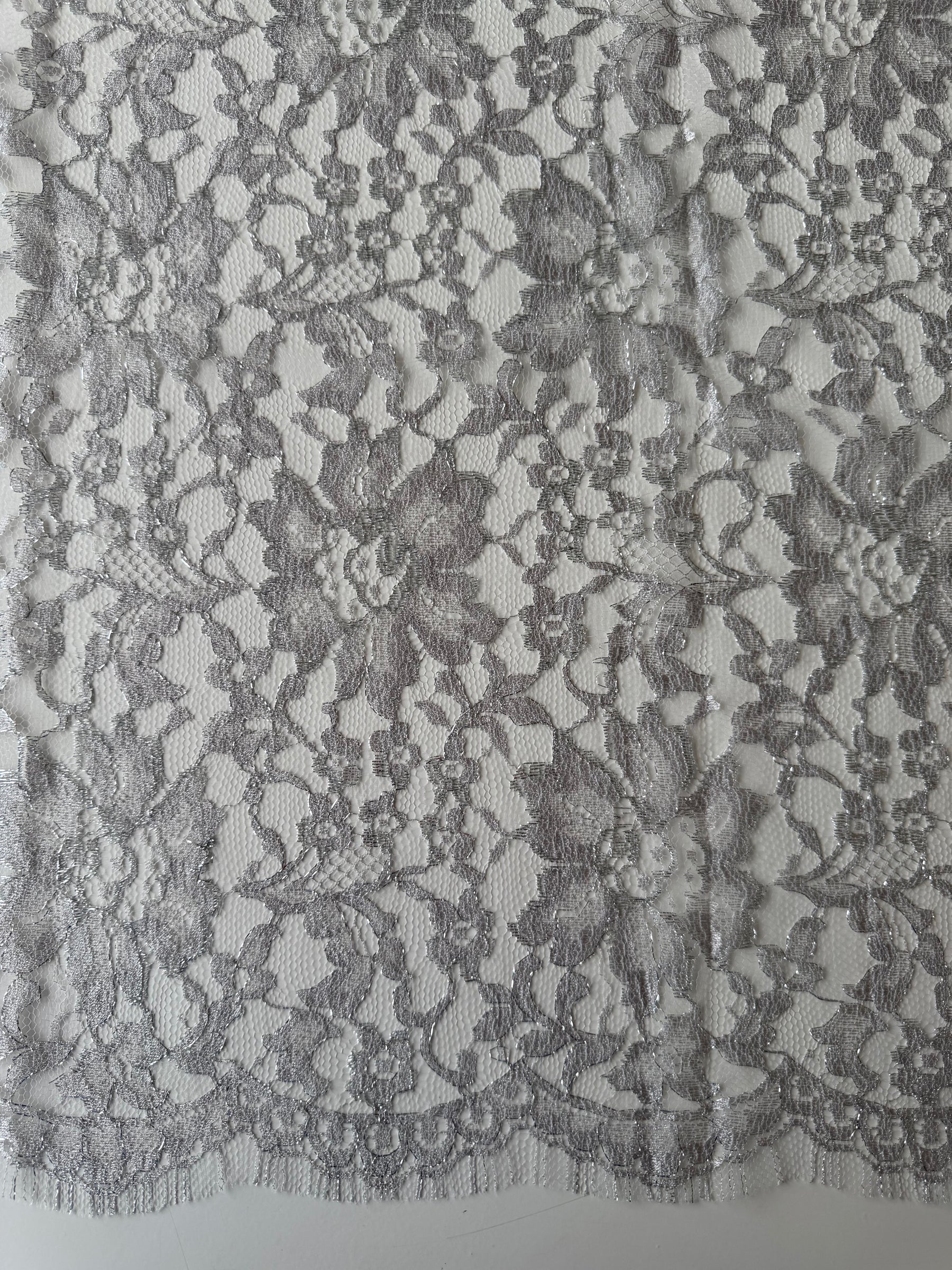 Silver Metallic Chantilly Lace - P184