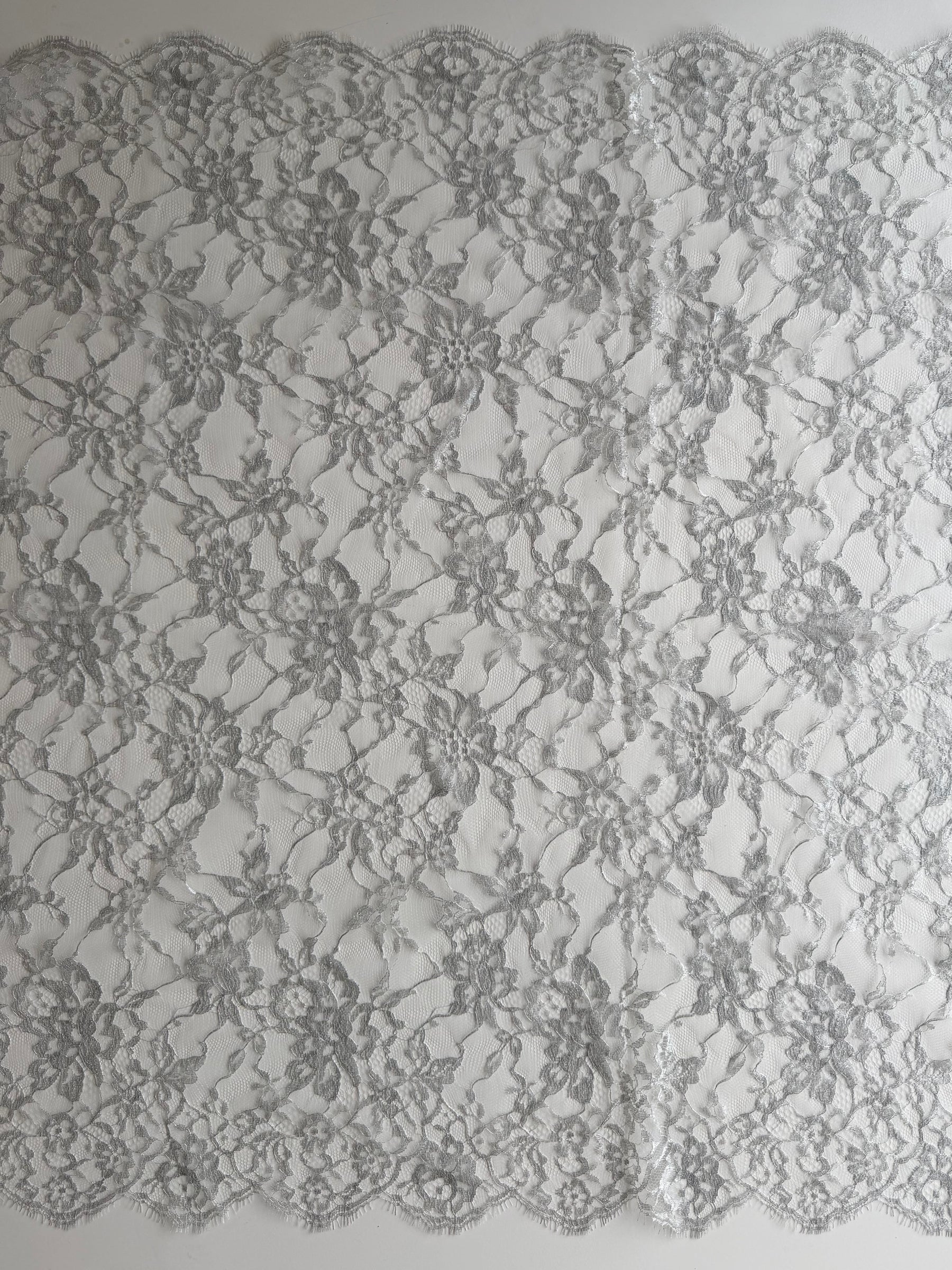 Silver Chantilly Lace - P193