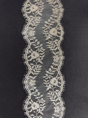 Silver Chantilly Lace Trim - EE4003