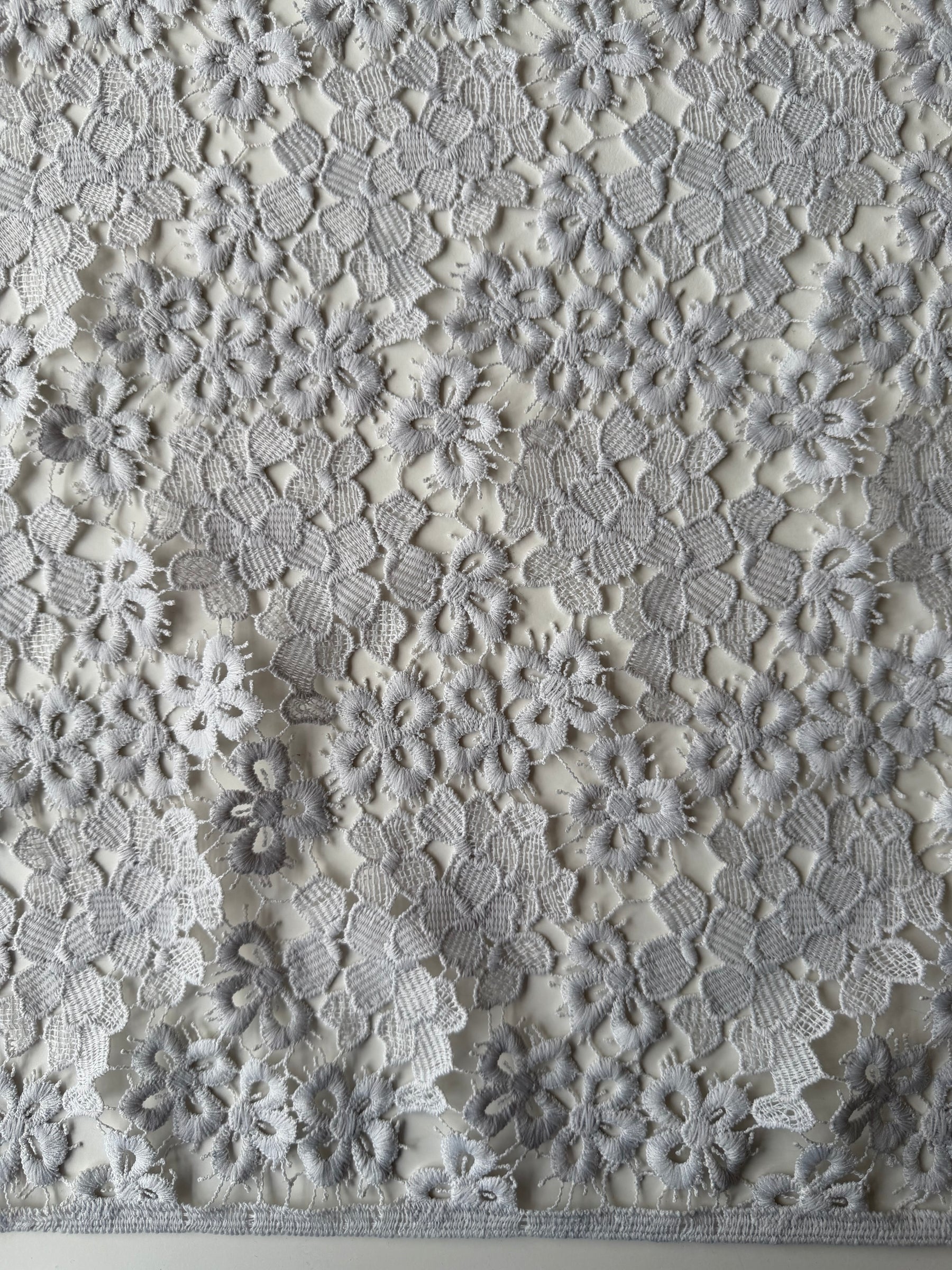 Silver Guipure Lace - P801
