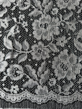 Ivory and Silver Chantilly Lace - P178