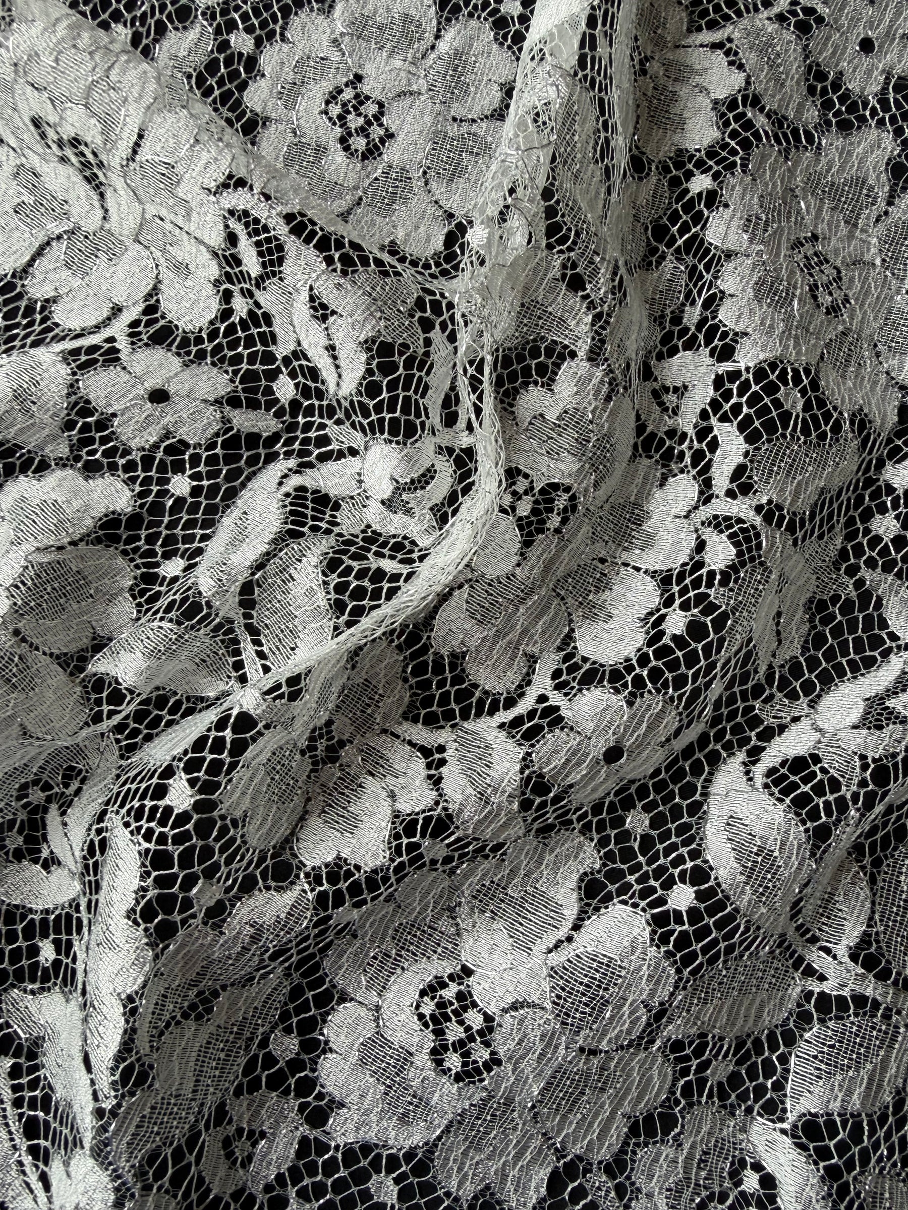 Ivory and Silver Chantilly Lace - P178