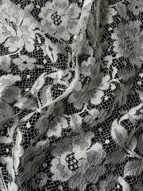 Ivory and Silver Chantilly Lace - P178