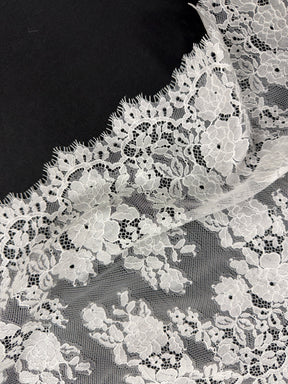 Ivory Lace Trim - Beta
