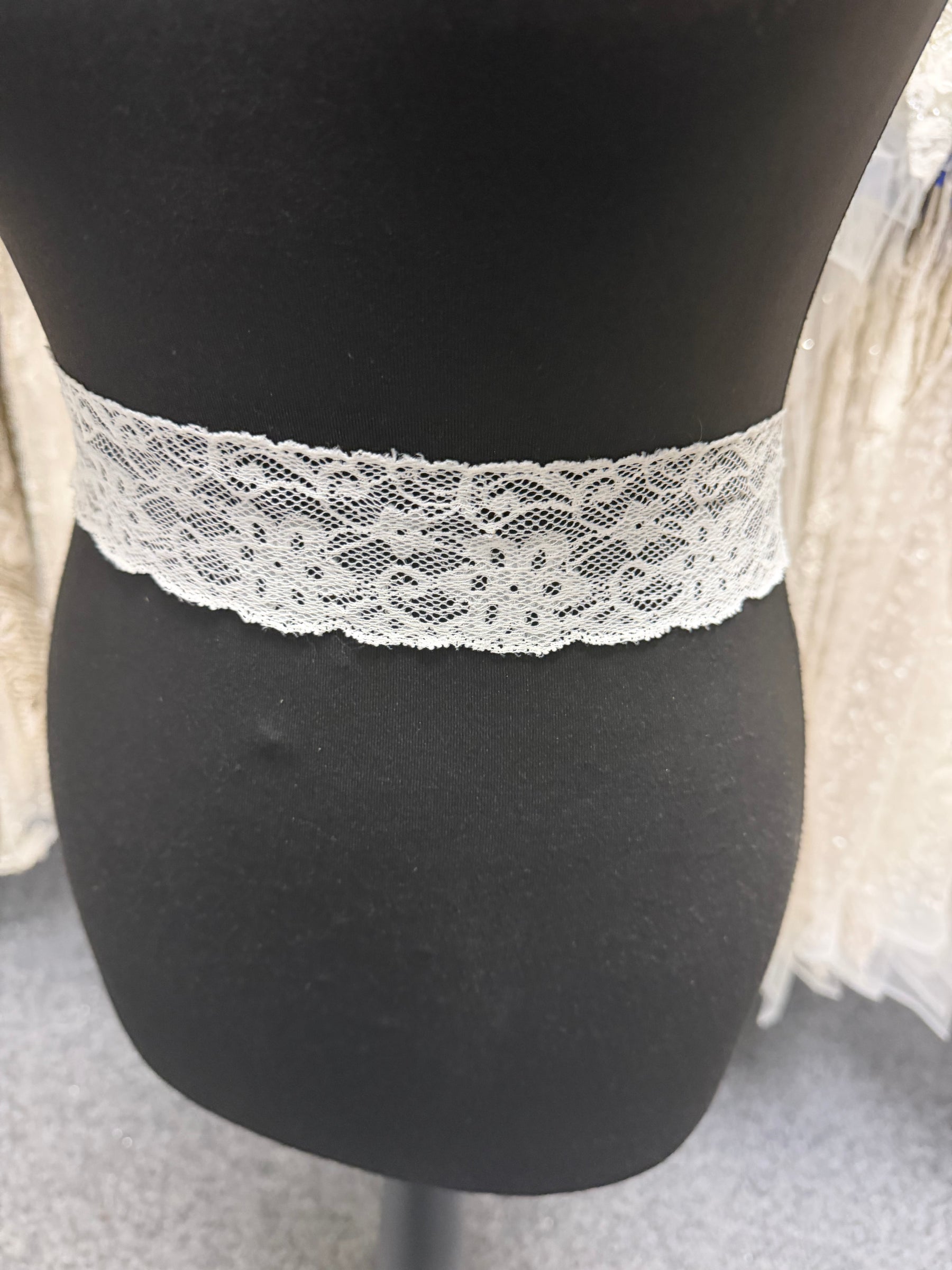 Ivory Stretch Edging - EF4006