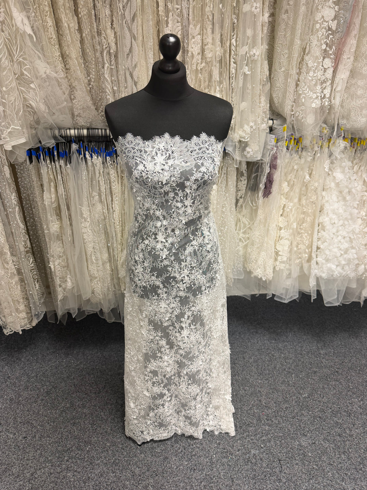 Dark Ivory Embroidered Lace - P228