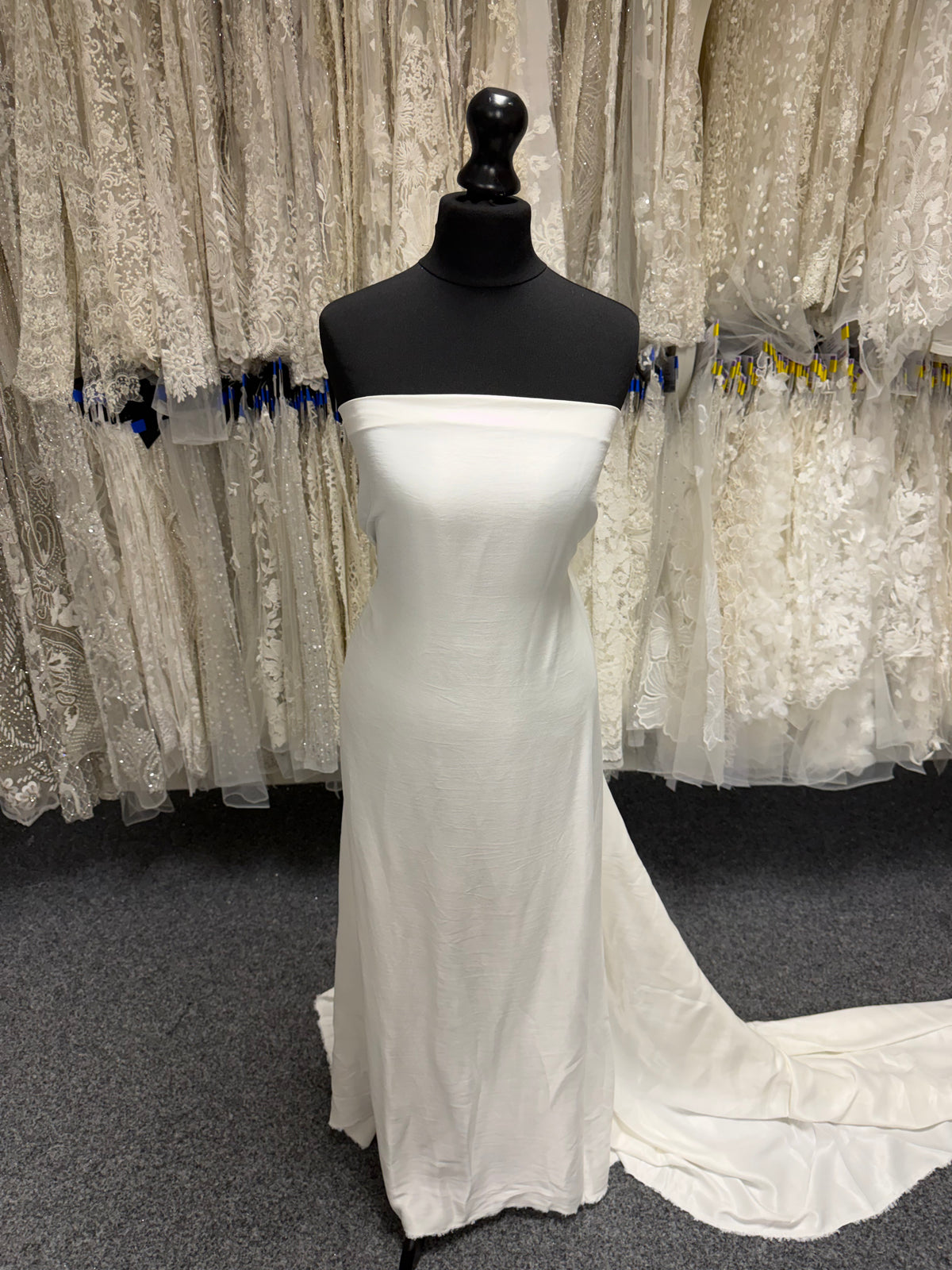 Ivory Crepe Back Satin - PH5013