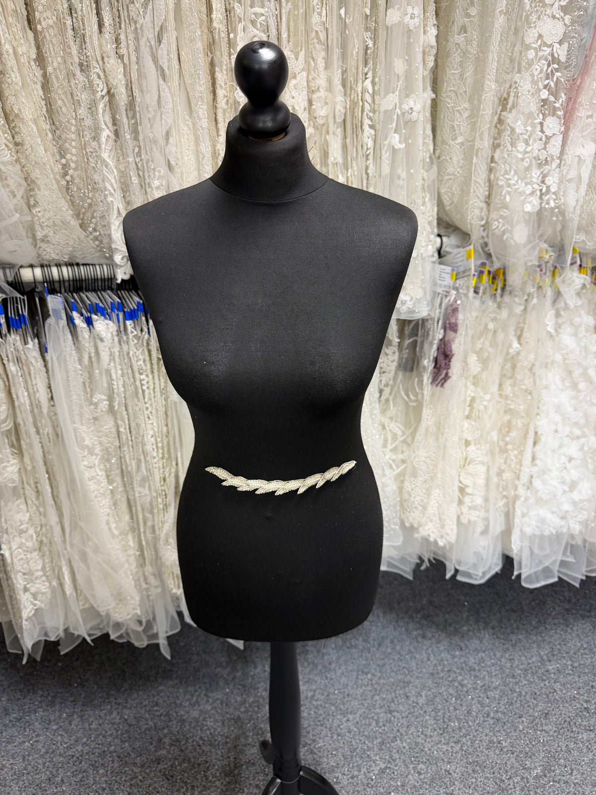Ivory Beaded Motif - MH3010