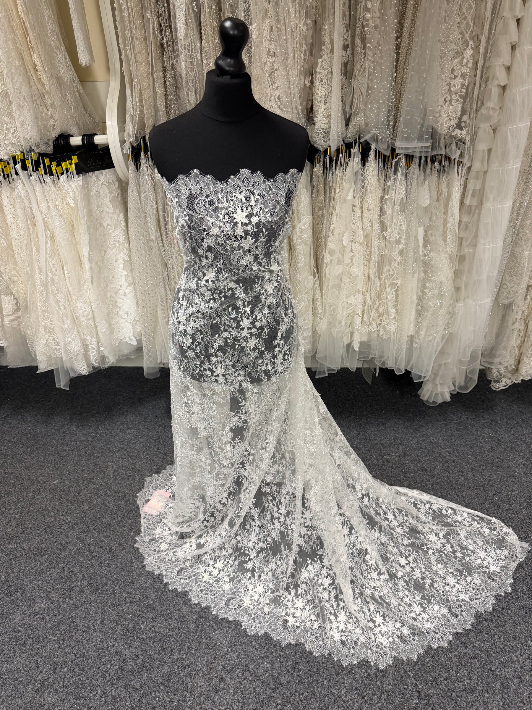 Ivory Embroidered Lace - P228