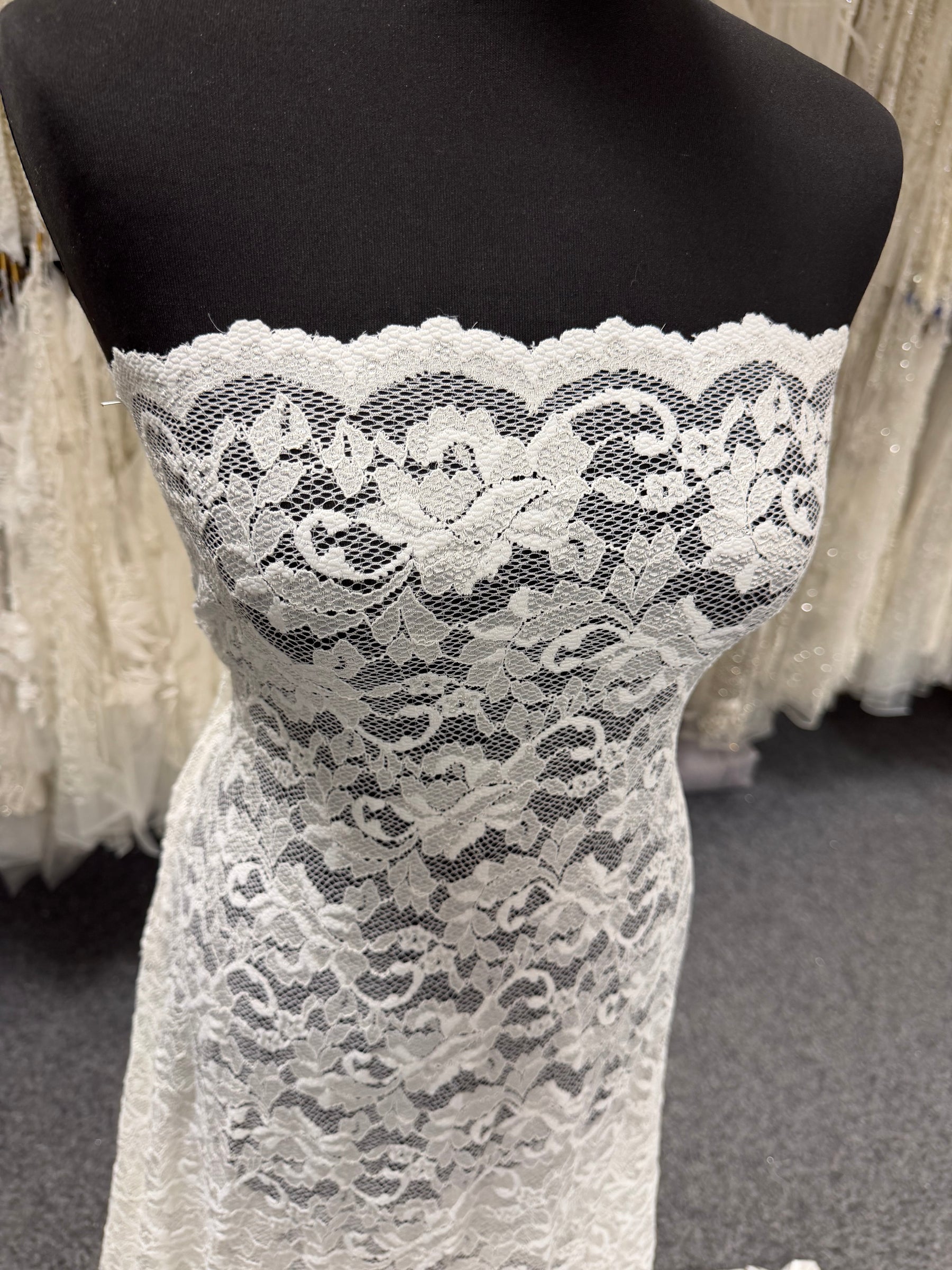 Ivory Stretch Lace - LB7004