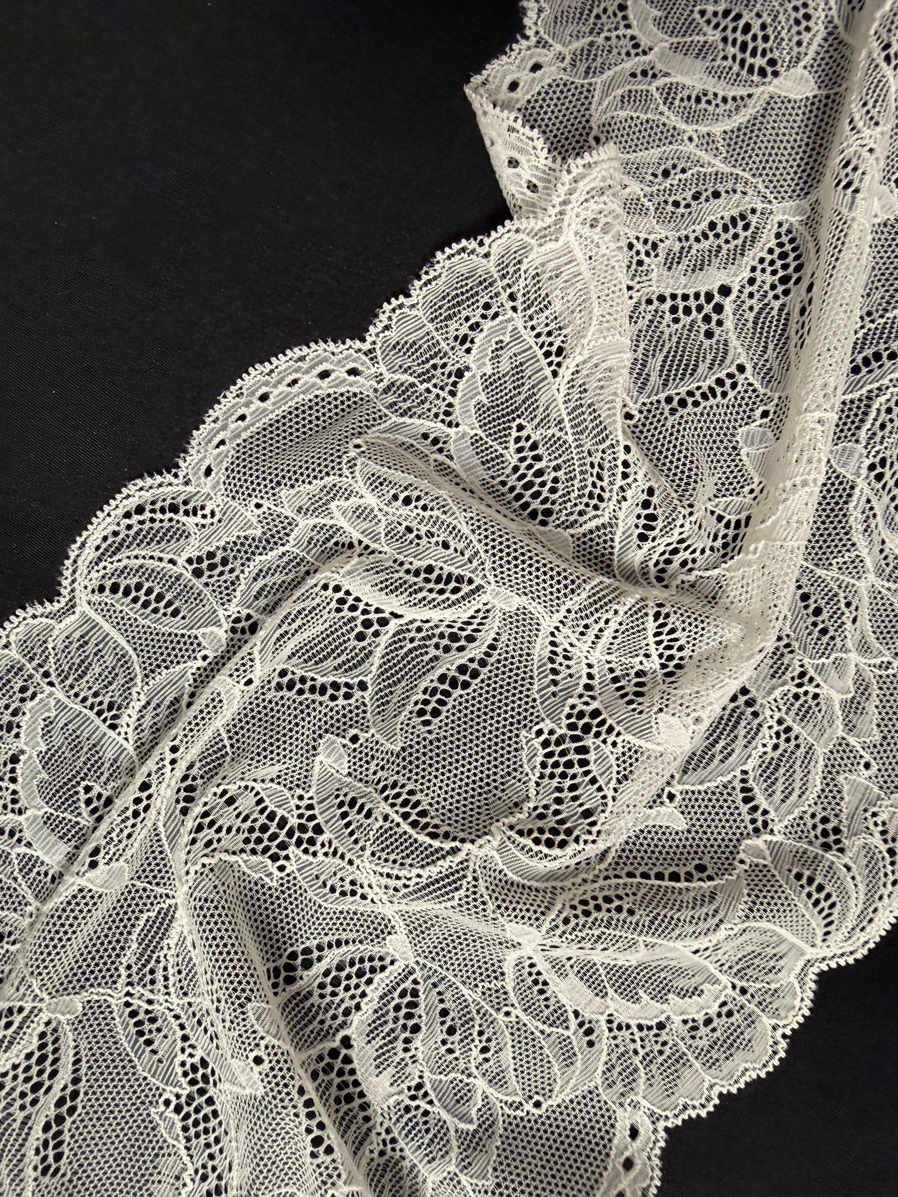 Ivory Stretch Edging - T951