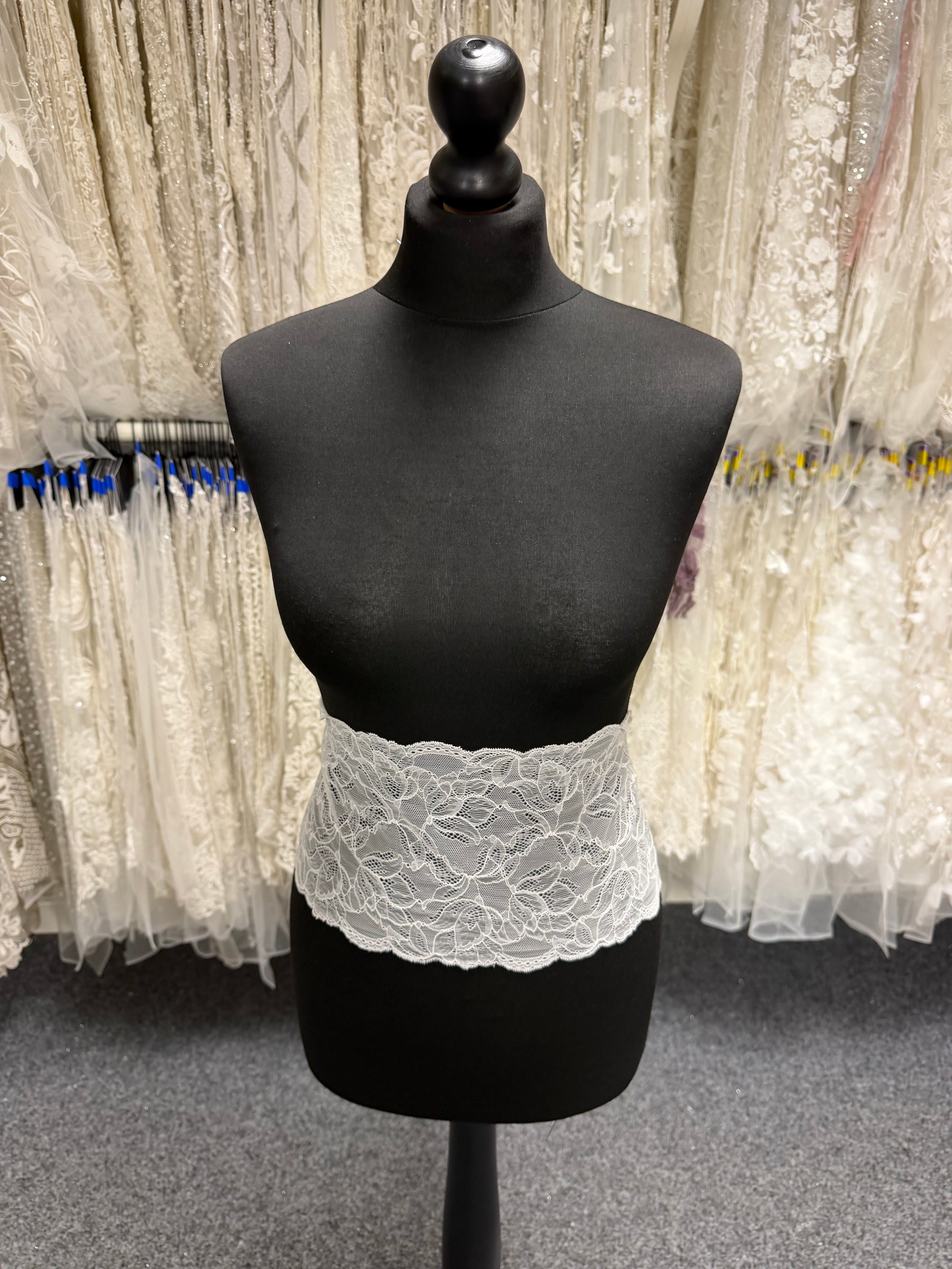 Ivory Stretch Edging - T951