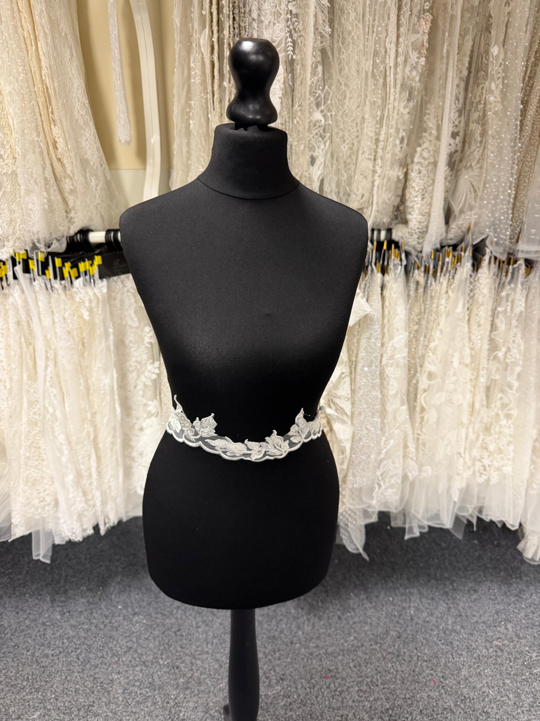 Ivory Beaded Sequin Edging - T928