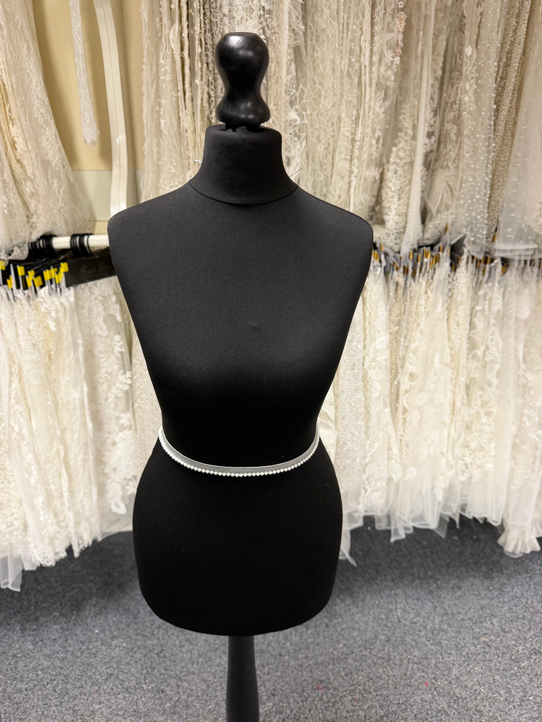Ivory Pearl Edging - T924