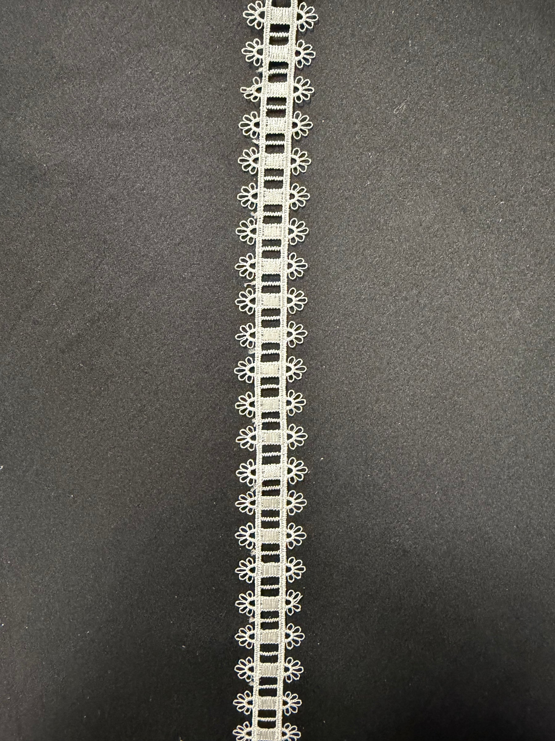 Ivory Edging - T940