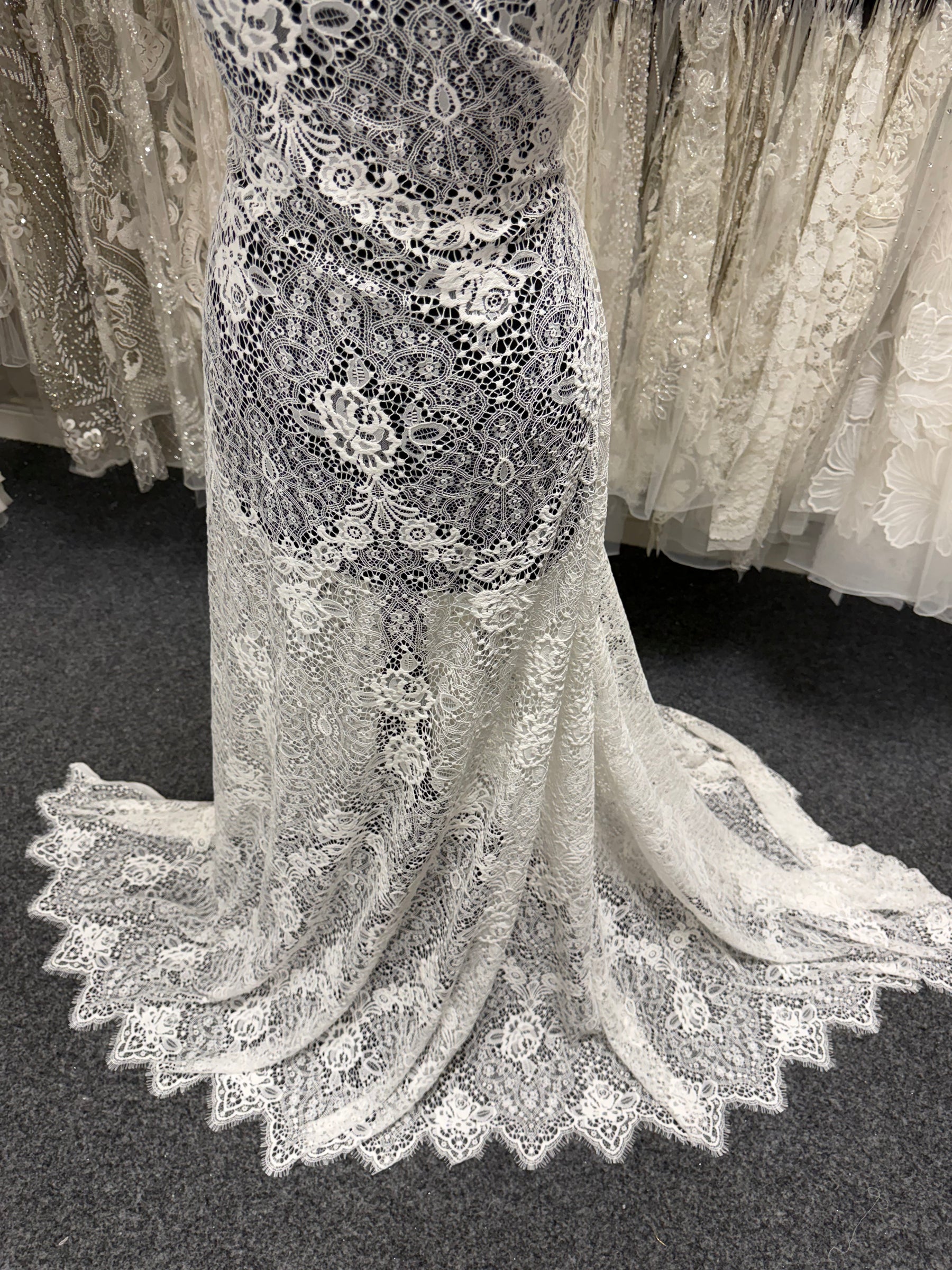 Ivory Lace - LA1012