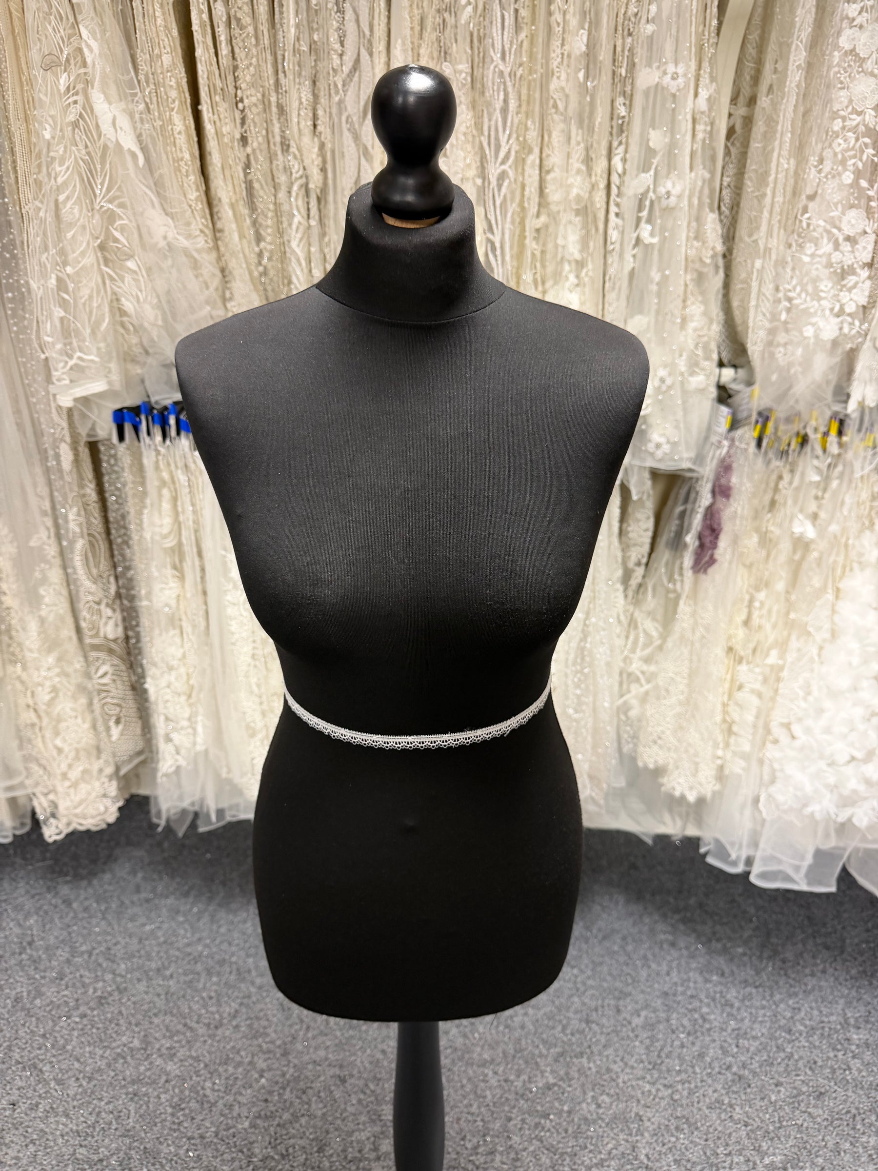 Ivory Edging - T939
