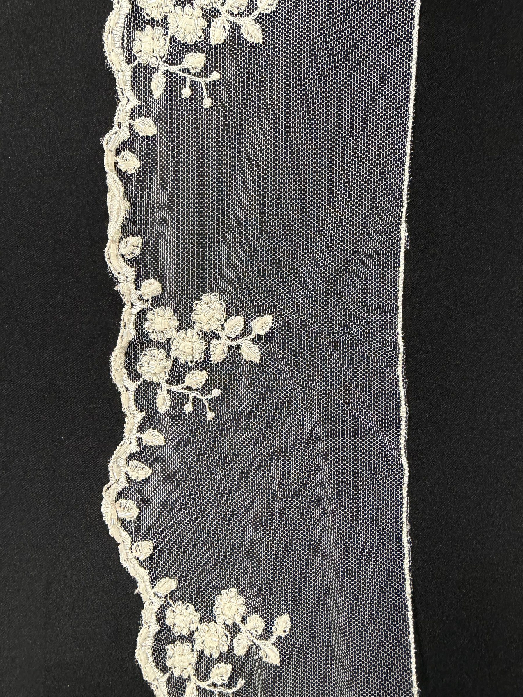 Ivory Beaded Edging - T952